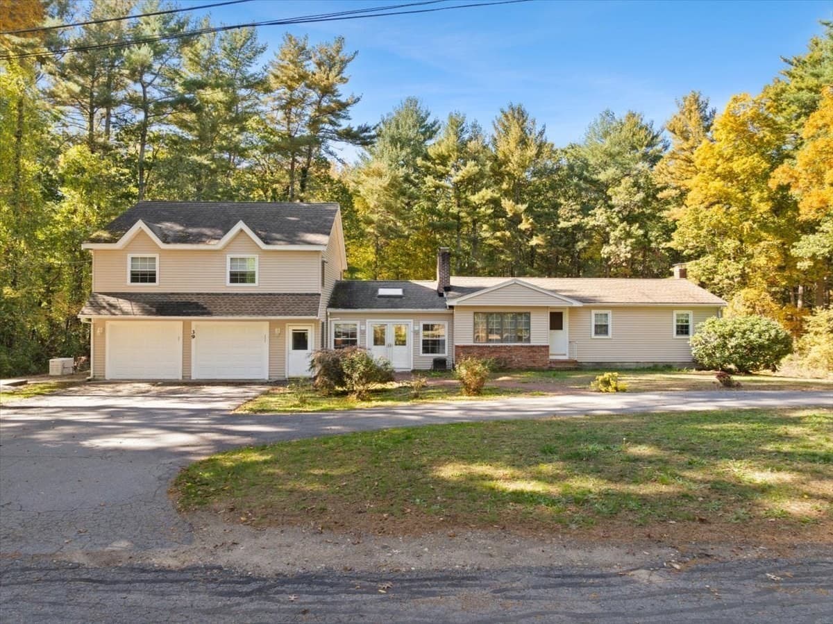 Single Family Residence at 39 Farnum Rd, Pembroke MA 02359, photo 4 of 38