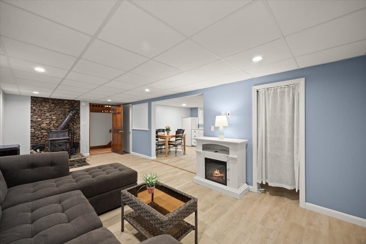 Single Family Residence at 39 Farnum Rd, Pembroke MA 02359, photo 25 of 38