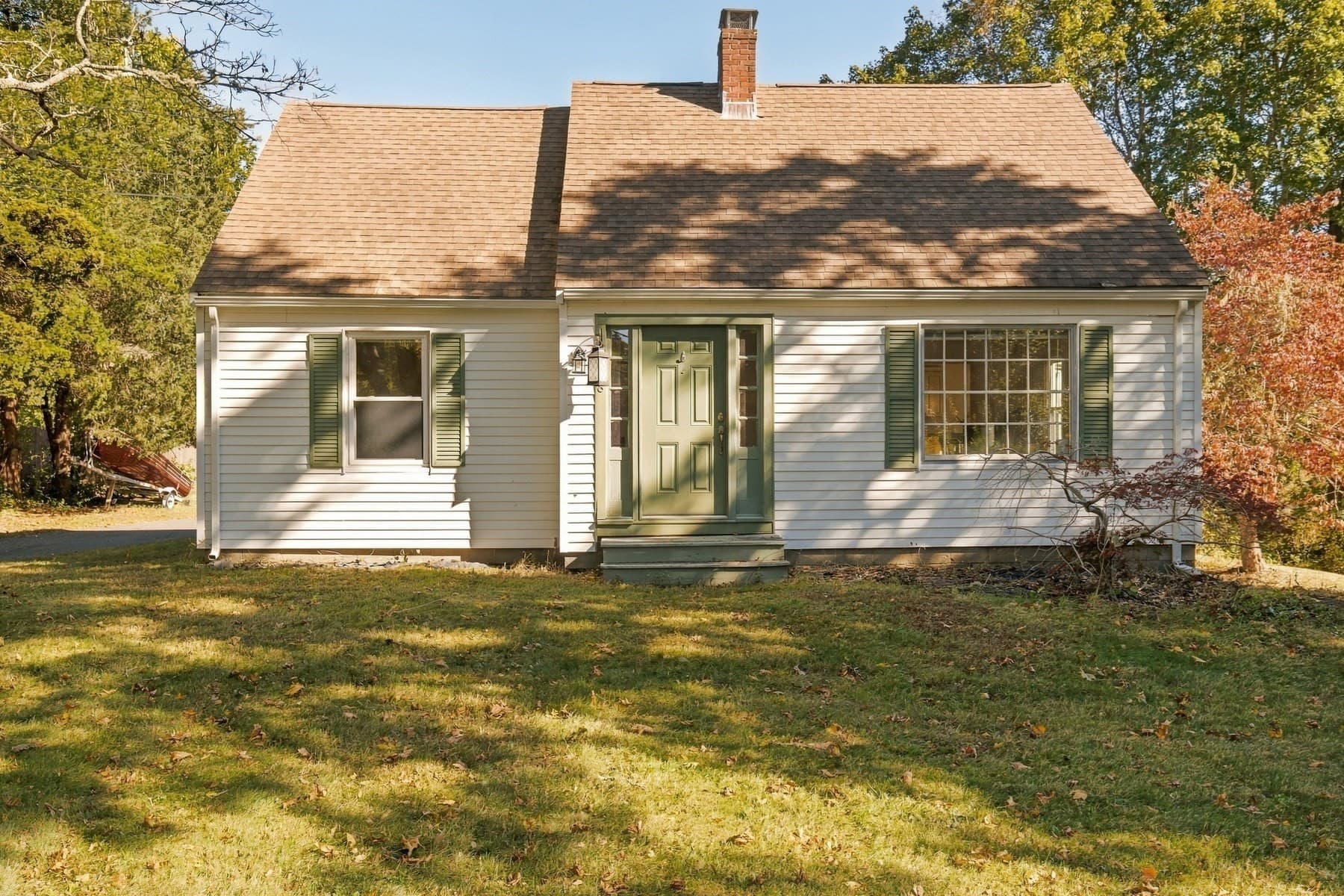 8 Crescent Road, Carver MA 02330