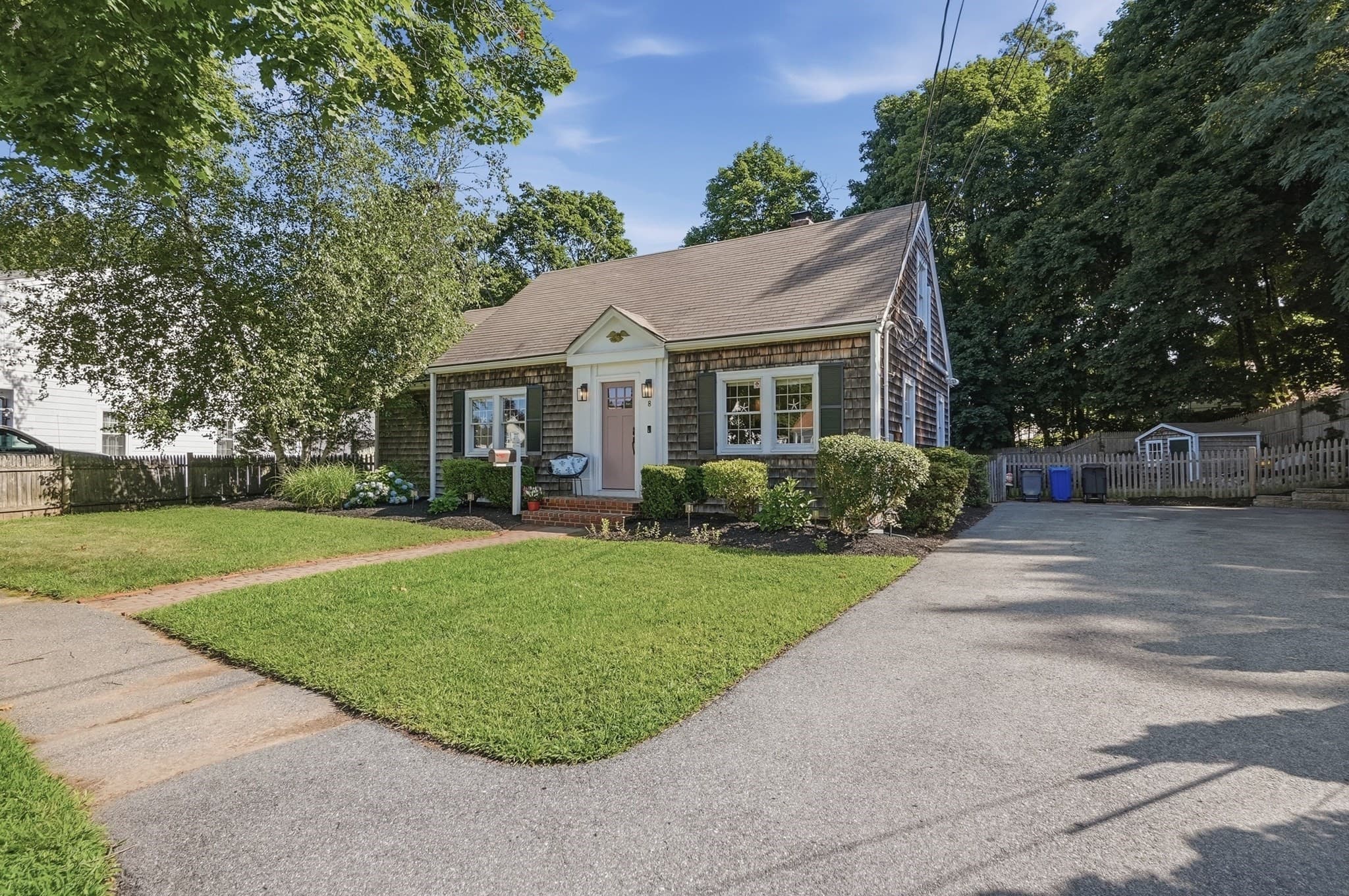 Single Family Residence at 8 Elmwood Circle, Peabody MA 01960, photo 3 of 42