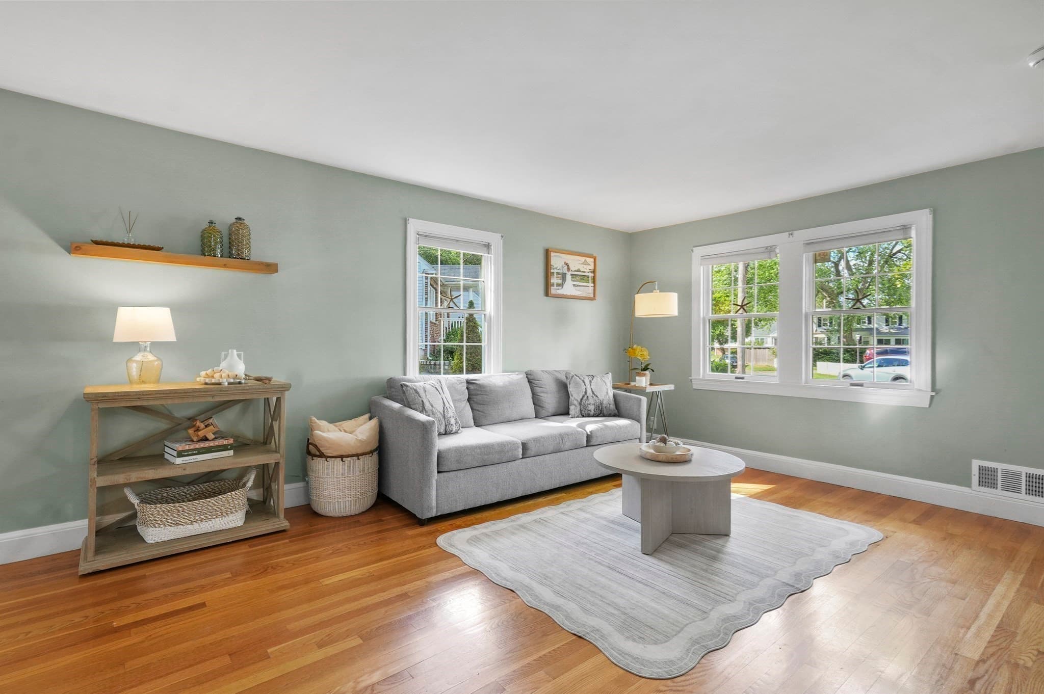 Single Family Residence at 8 Elmwood Circle, Peabody MA 01960, photo 5 of 42