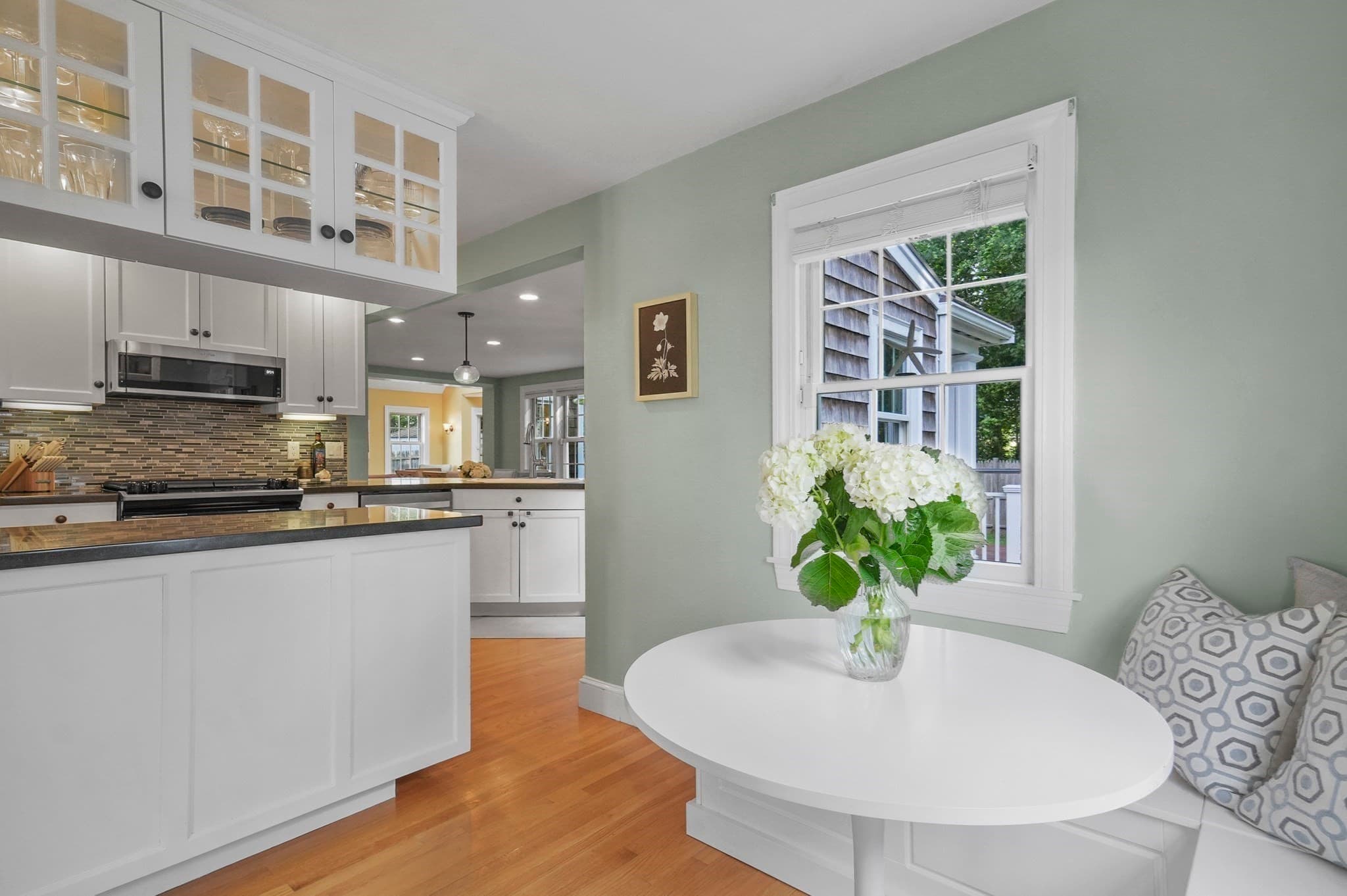Single Family Residence at 8 Elmwood Circle, Peabody MA 01960, photo 8 of 42