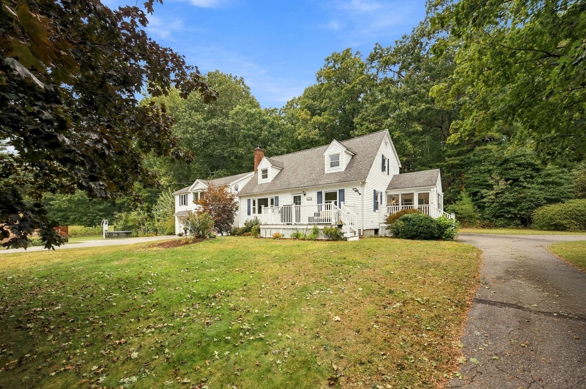 Single Family Residence at 51 Queensland Rd, Billerica MA 01862, photo 2 of 37