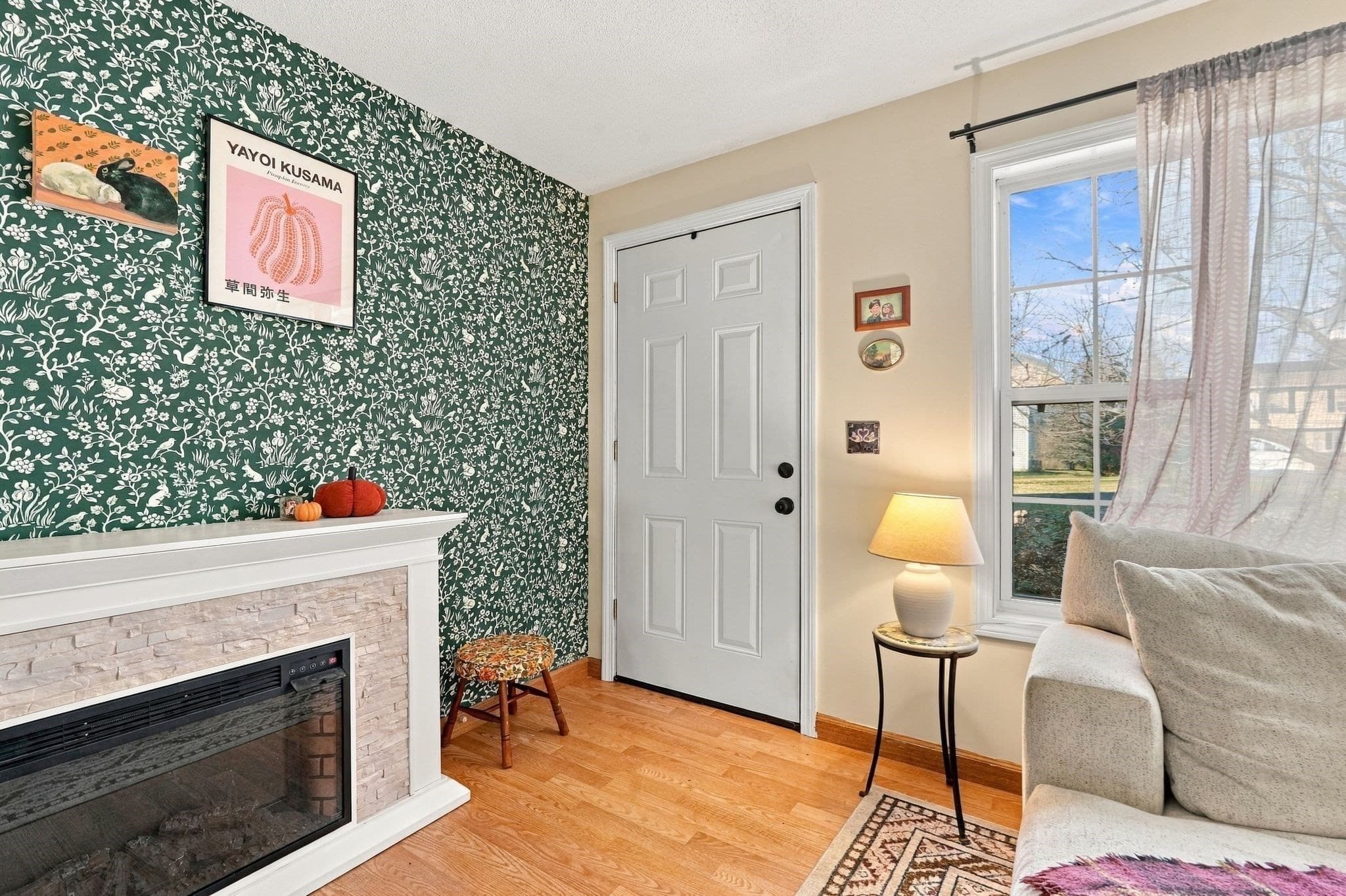 Single Family Residence at 5 Maxine Cir, Easthampton MA 01027, photo 6 of 42