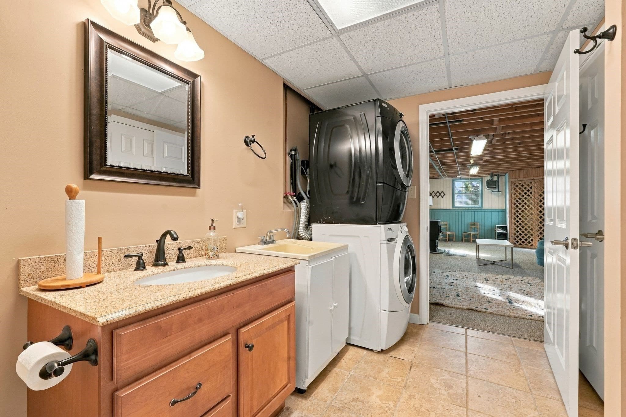 Single Family Residence at 5 Maxine Cir, Easthampton MA 01027, photo 26 of 42