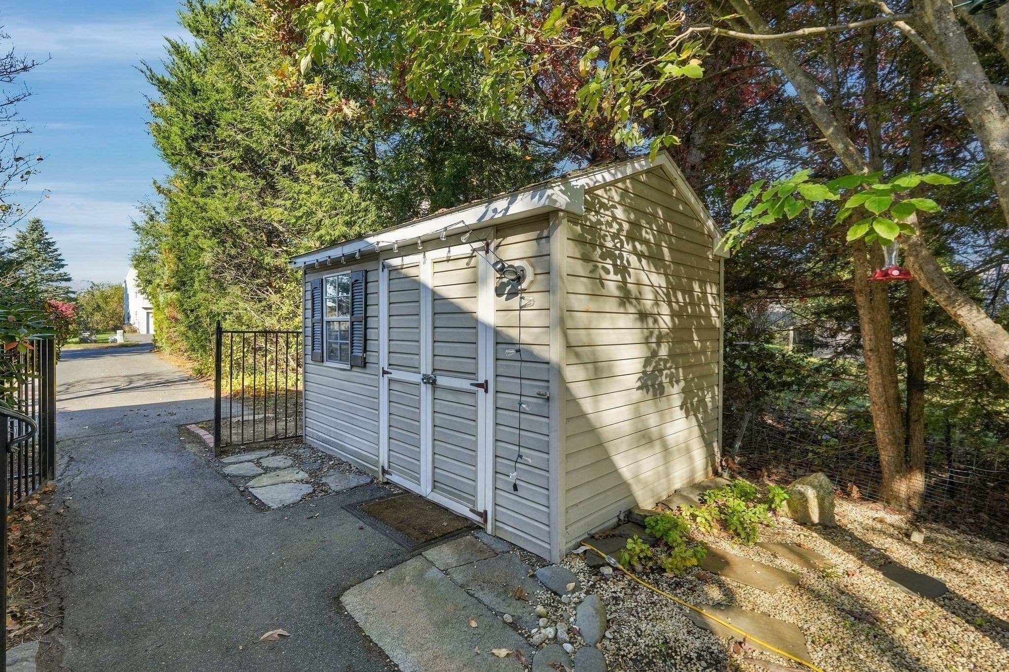 Single Family Residence at 5 Maxine Cir, Easthampton MA 01027, photo 38 of 42