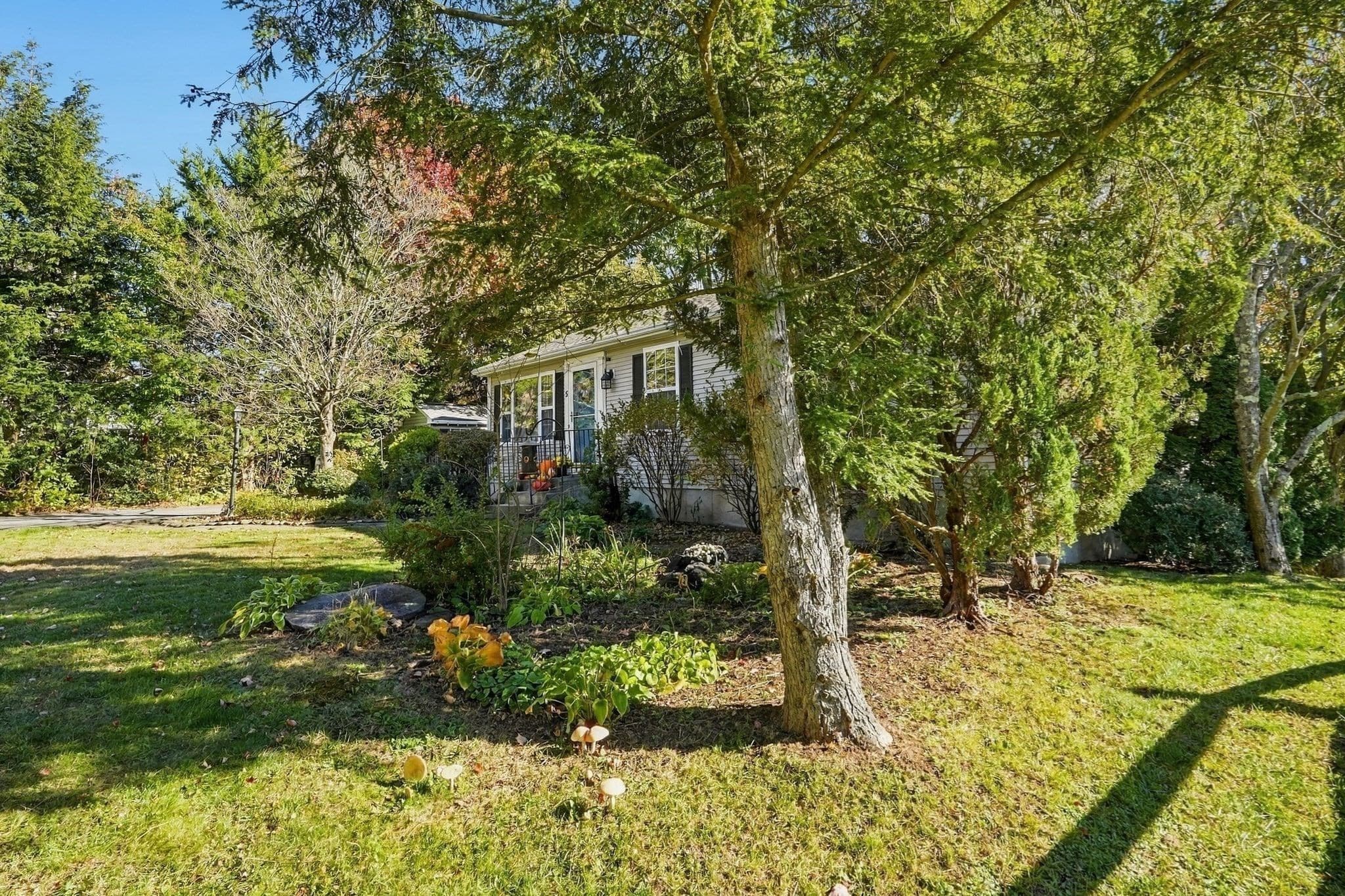 Single Family Residence at 5 Maxine Cir, Easthampton MA 01027, photo 40 of 42
