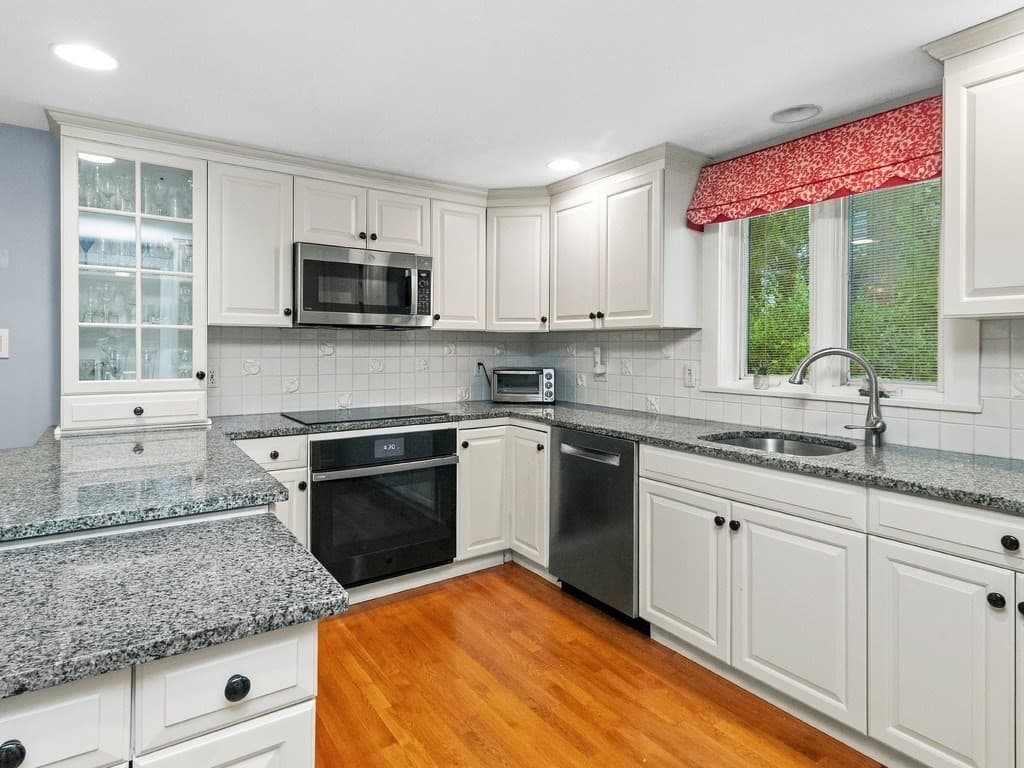 Single Family Residence at 28 Carver Road, Wellesley MA 02481, photo 6 of 41