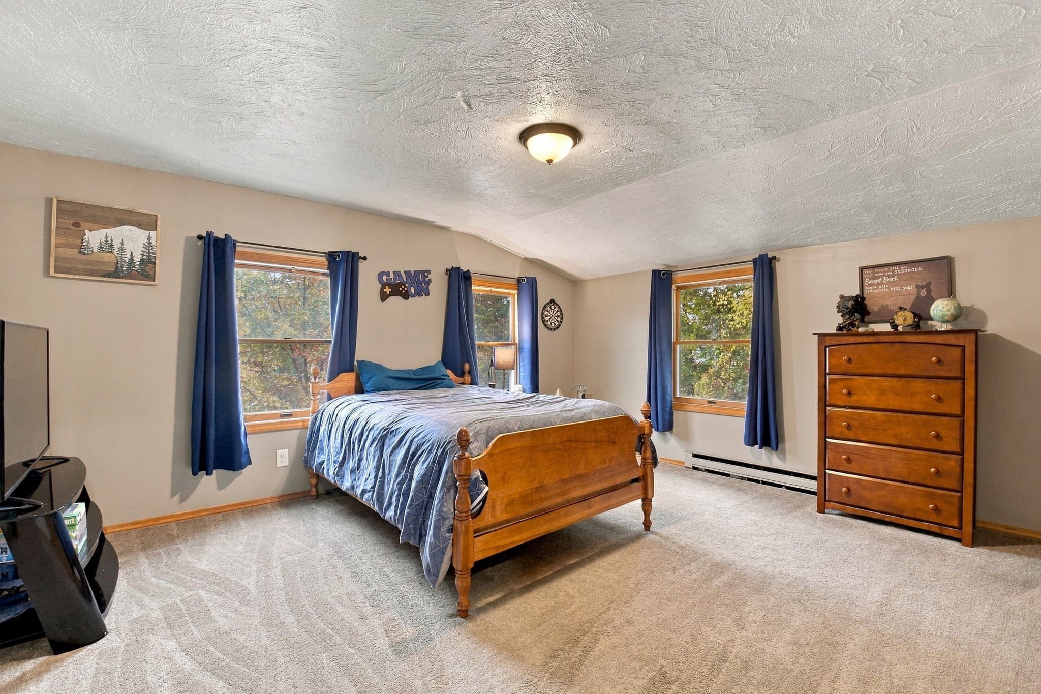 Single Family Residence at 184-186 Ash St, Gardner MA 01440, photo 18 of 38