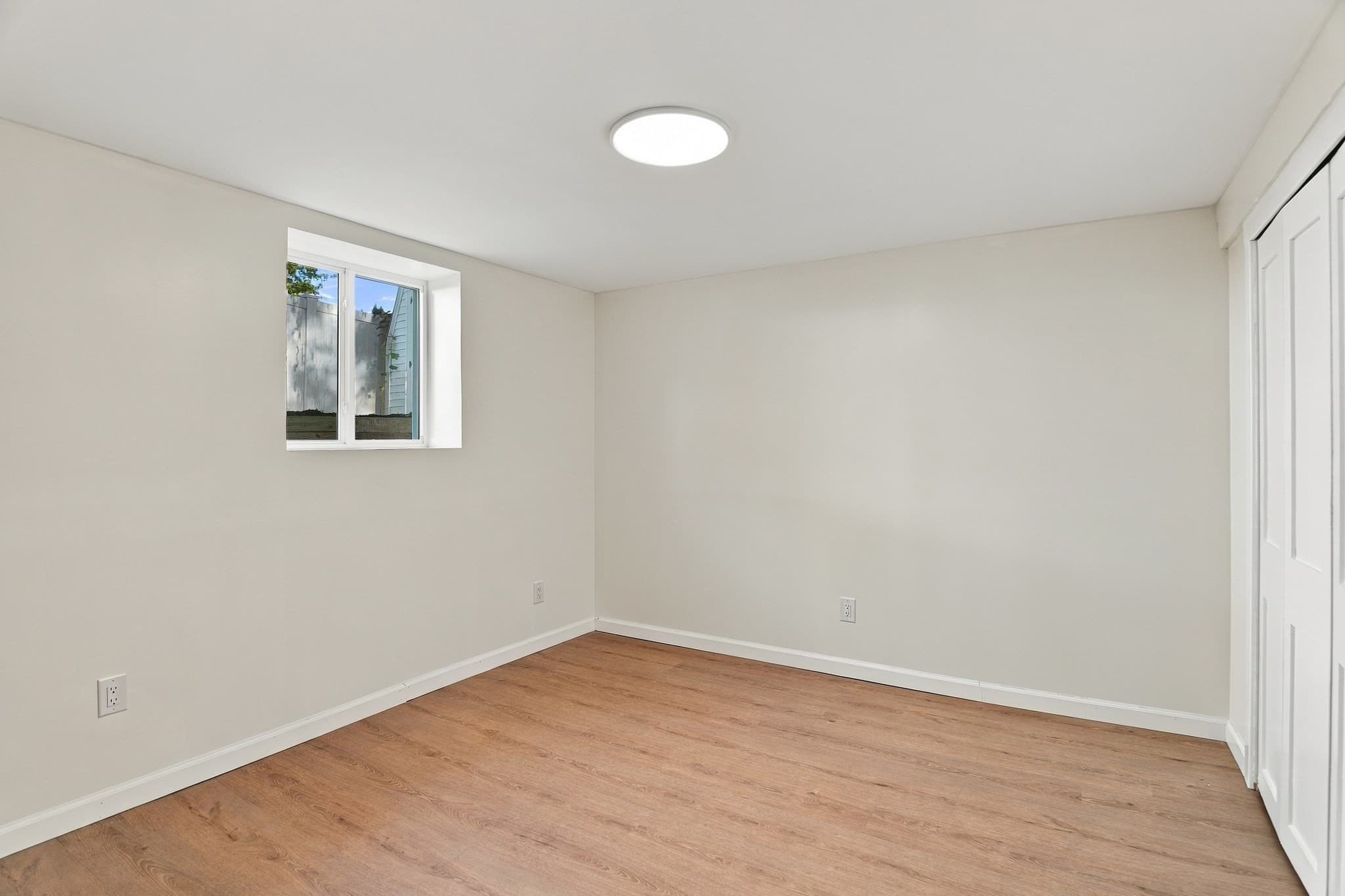 Single Family Residence at 19 1/2 Lillian St, Woburn MA 01801, photo 23 of 26