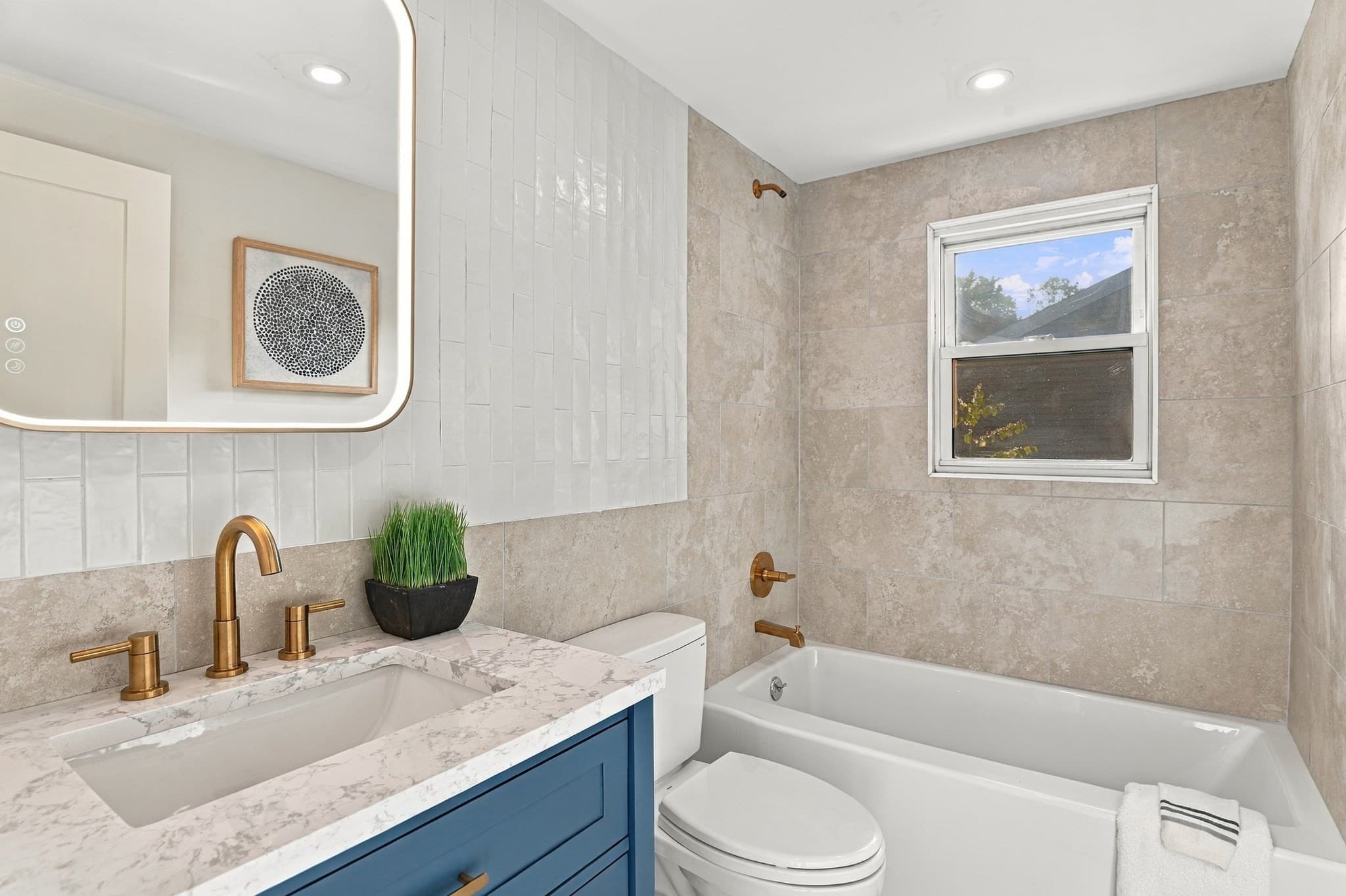 Single Family Residence at 19 1/2 Lillian St, Woburn MA 01801, photo 16 of 26