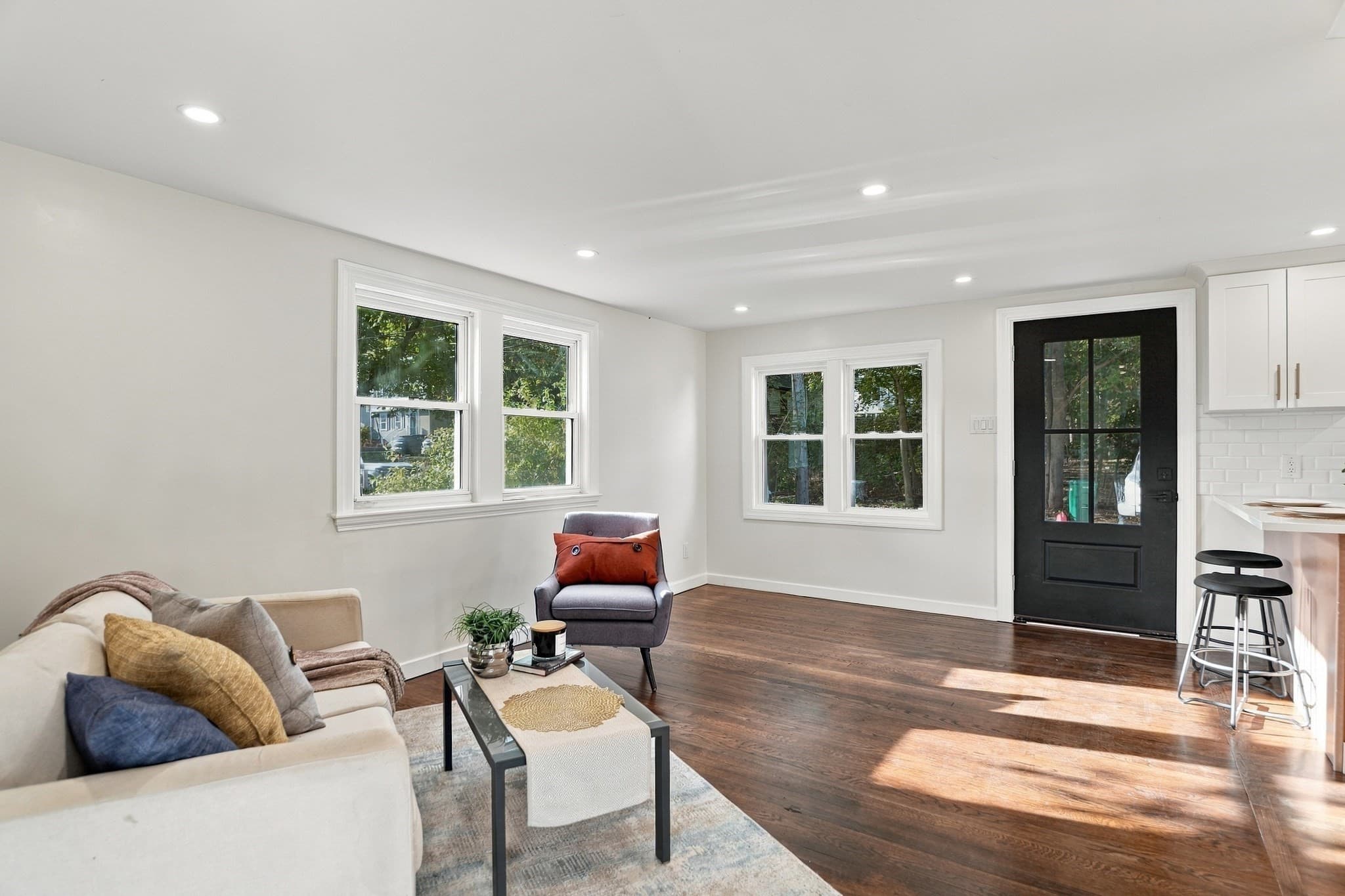 Single Family Residence at 19 1/2 Lillian St, Woburn MA 01801, photo 10 of 26