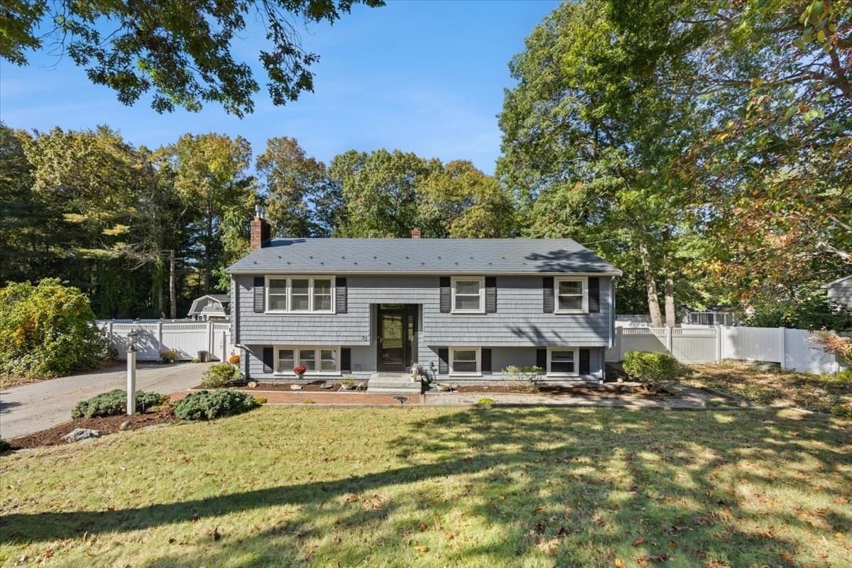 Single Family Residence at 33 Lantern Ln, Plymouth MA 02360, photo 2 of 42
