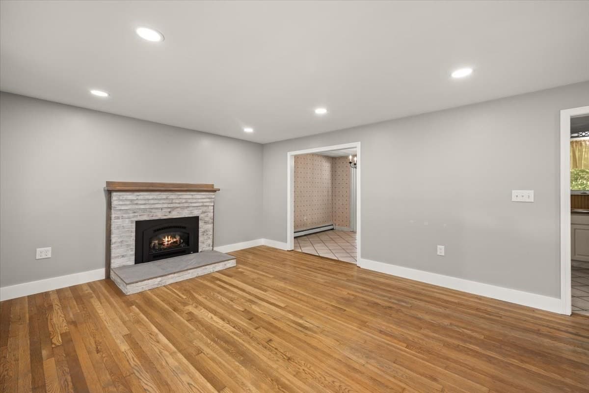 Single Family Residence at 33 Lantern Ln, Plymouth MA 02360, photo 12 of 42