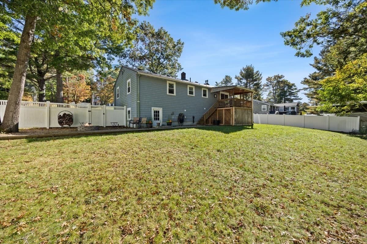 Single Family Residence at 33 Lantern Ln, Plymouth MA 02360, photo 5 of 42