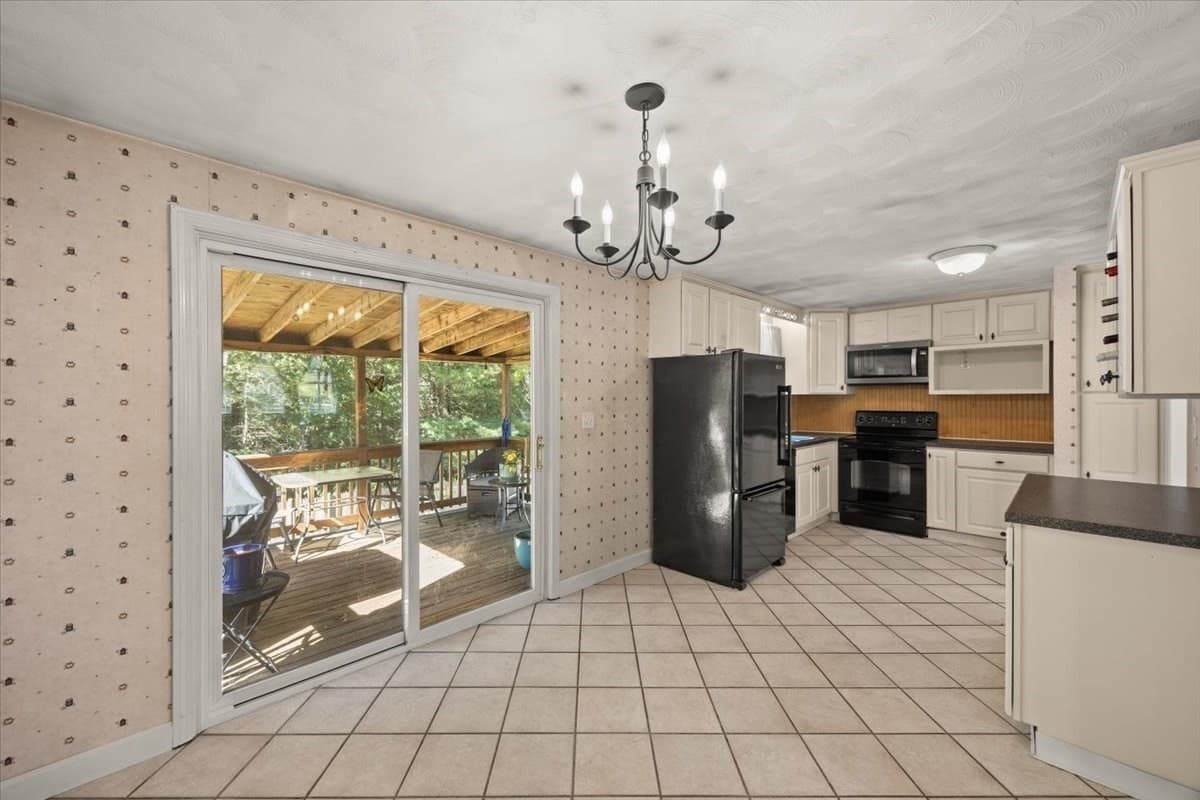 Single Family Residence at 33 Lantern Ln, Plymouth MA 02360, photo 20 of 42