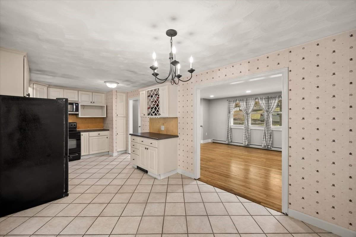 Single Family Residence at 33 Lantern Ln, Plymouth MA 02360, photo 21 of 42