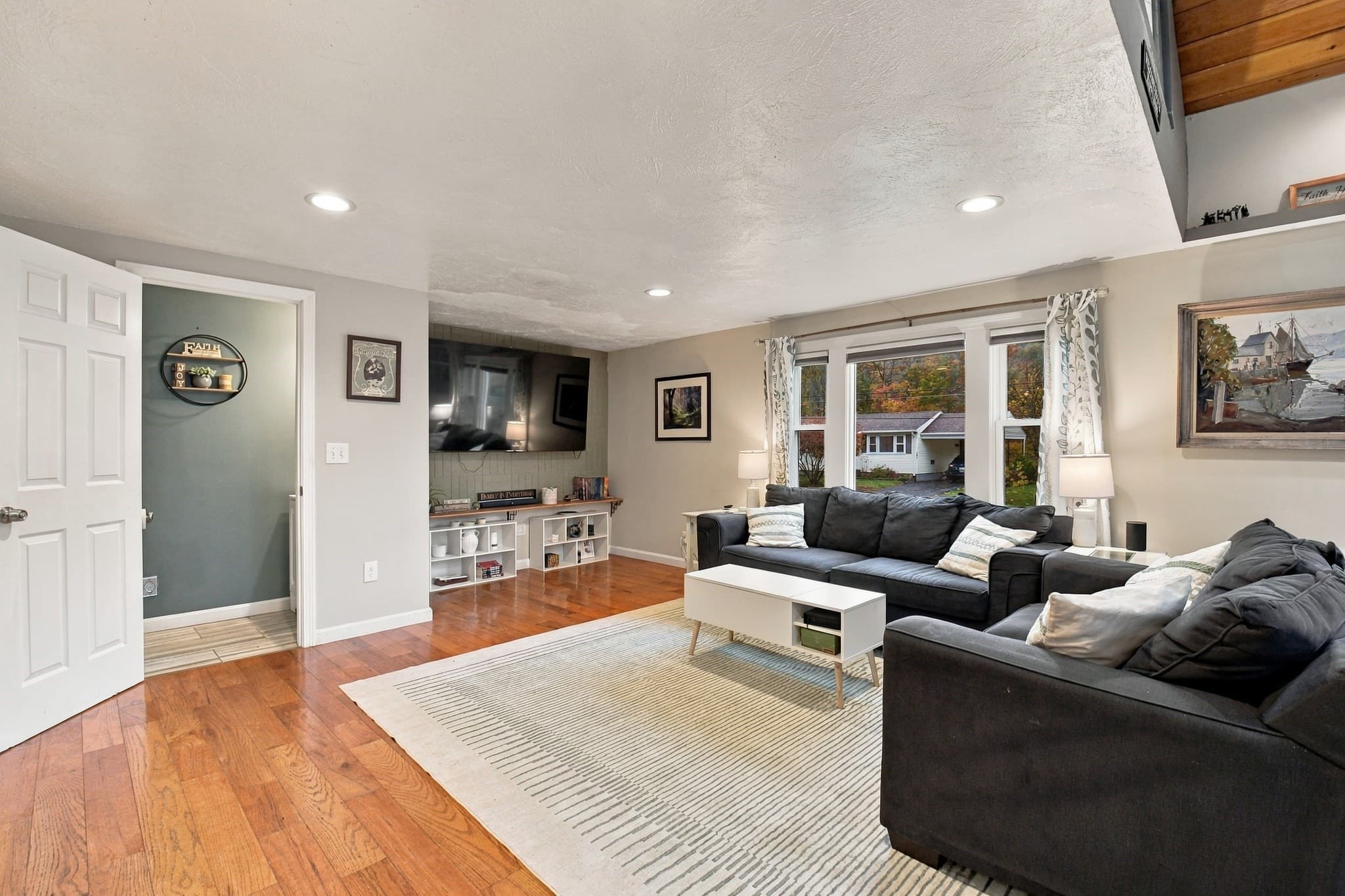 Multi Family at 184-186 Ash St, Gardner MA 01440, photo 6 of 38