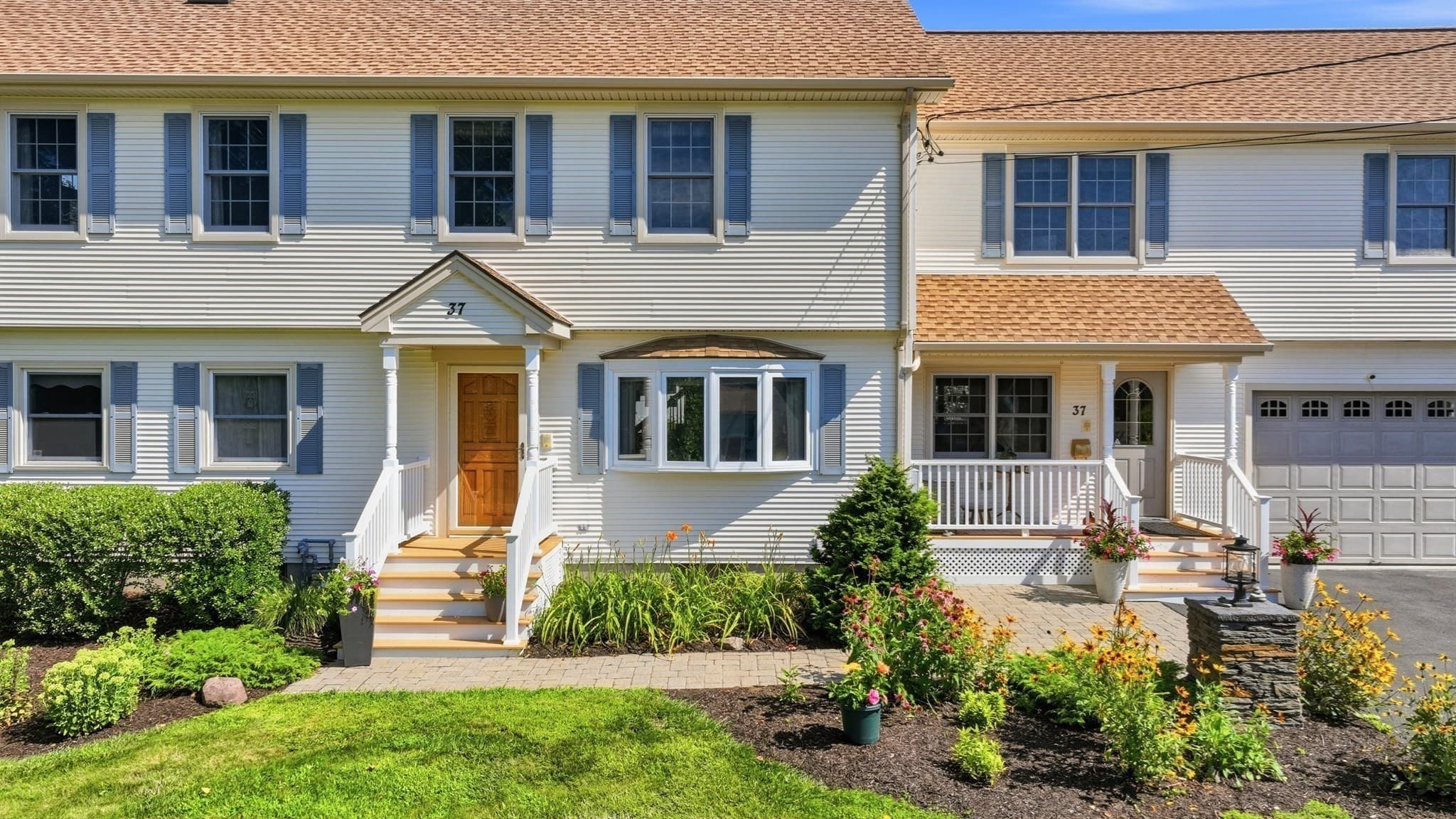Single Family Residence at 37 Upland Rd, Holyoke MA 01040, photo 2 of 33