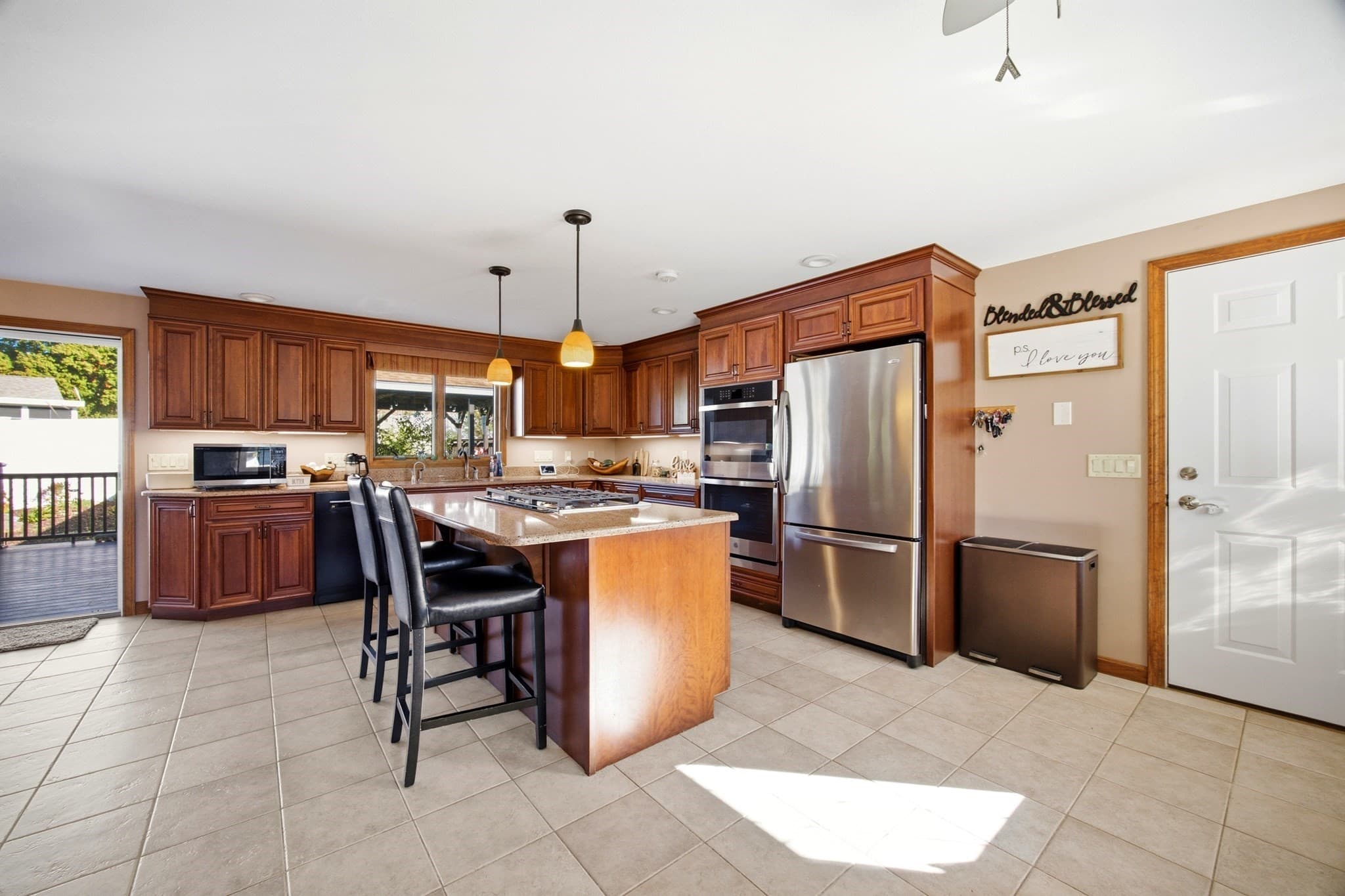 Single Family Residence at 37 Upland Rd, Holyoke MA 01040, photo 10 of 33