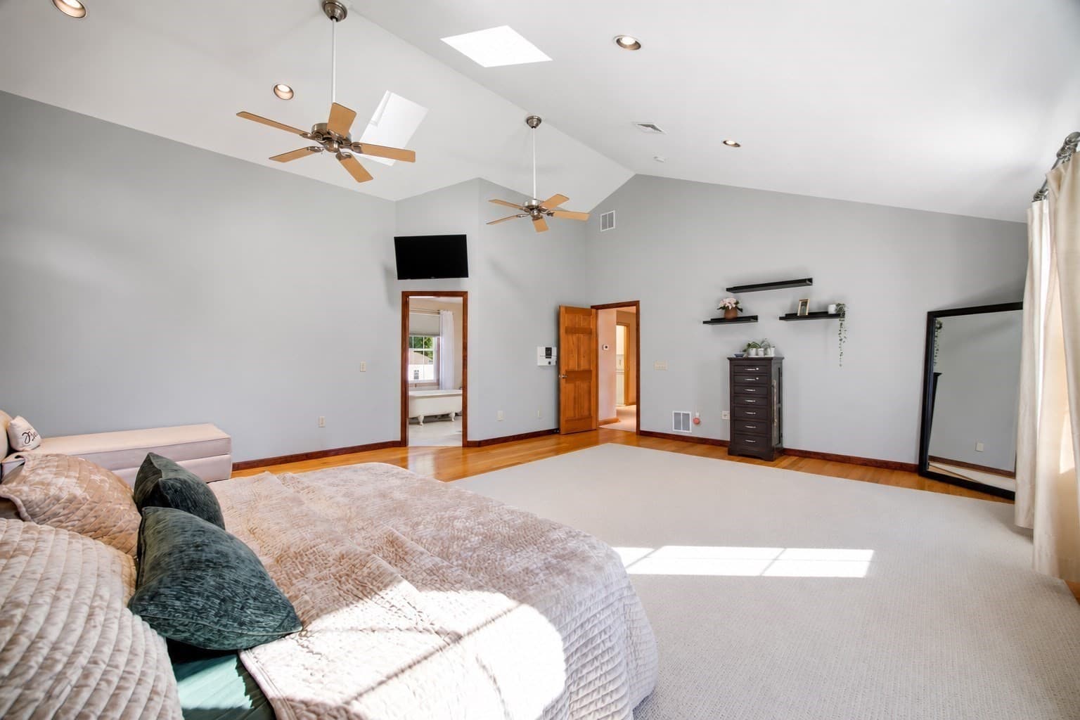 Single Family Residence at 37 Upland Rd, Holyoke MA 01040, photo 29 of 33