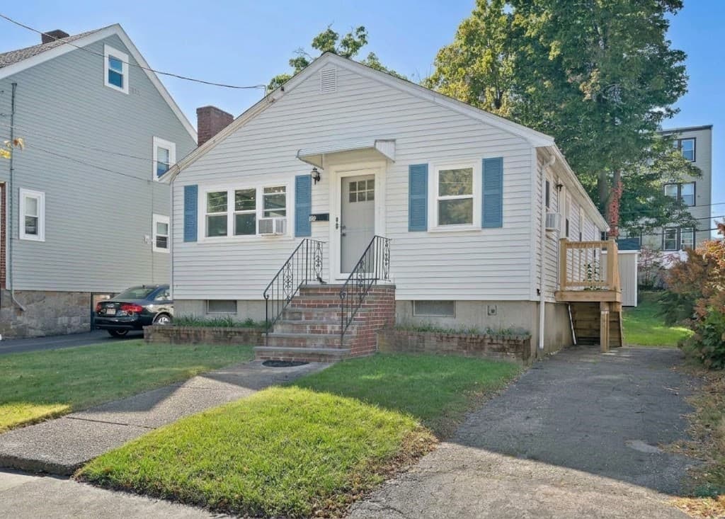 28 Auriga St, Boston MA 02122
