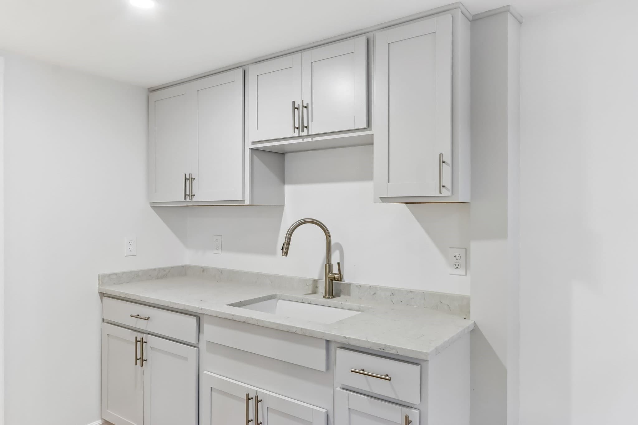 Single Family Residence at 5 Cottage St, Nahant MA 01908, photo 23 of 36