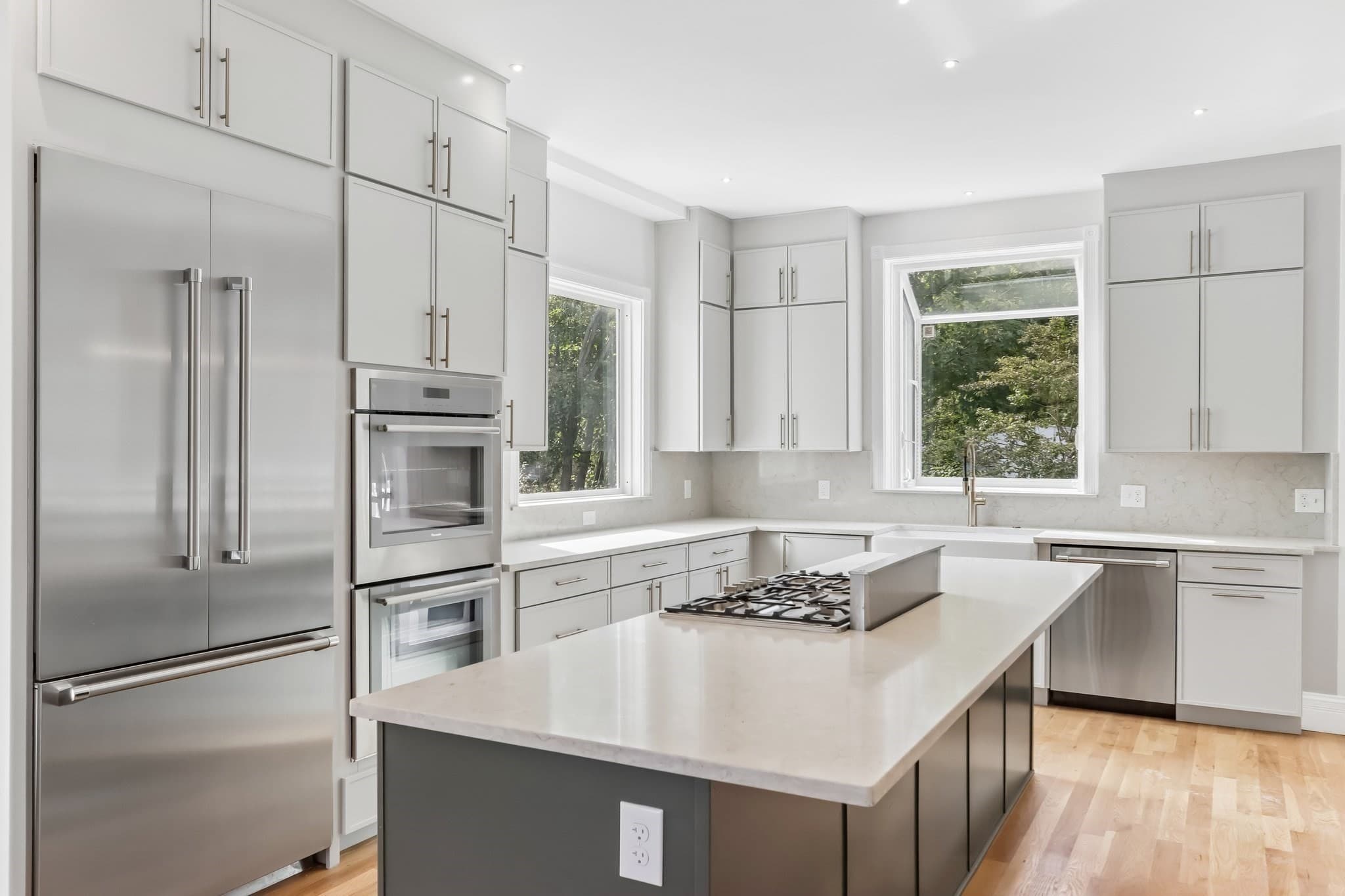 Single Family Residence at 5 Cottage St, Nahant MA 01908, photo 6 of 36