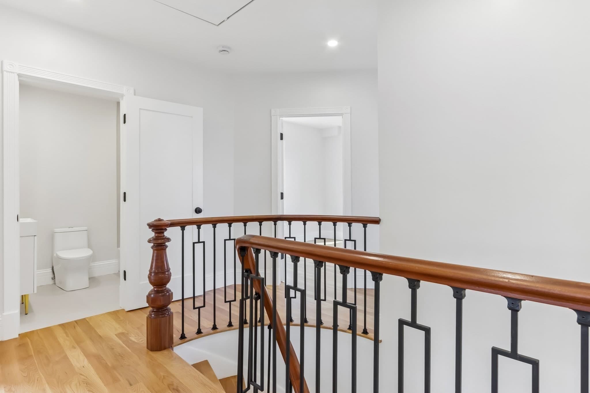 Single Family Residence at 5 Cottage St, Nahant MA 01908, photo 12 of 36