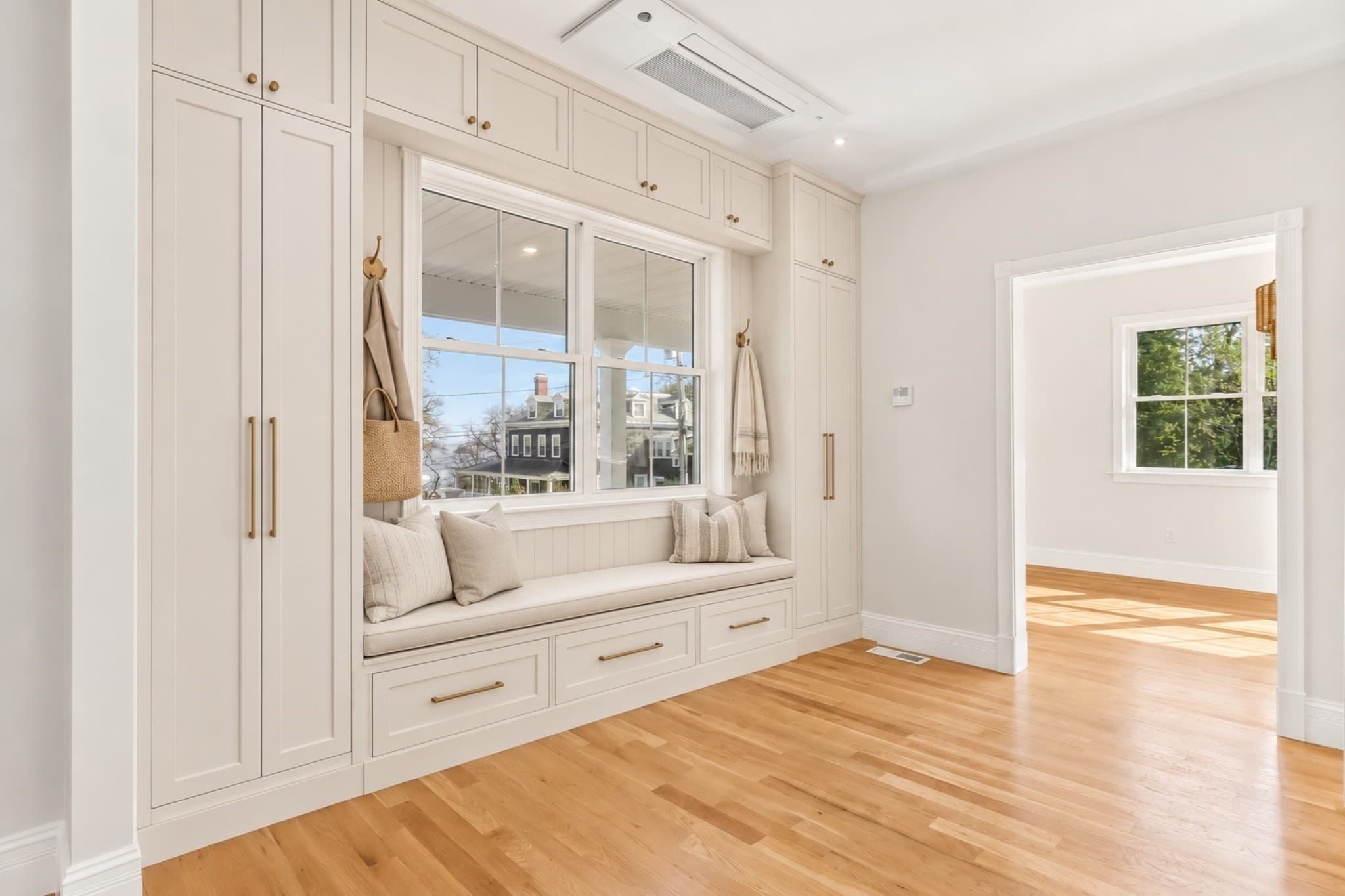 Single Family Residence at 5 Cottage St, Nahant MA 01908, photo 9 of 36
