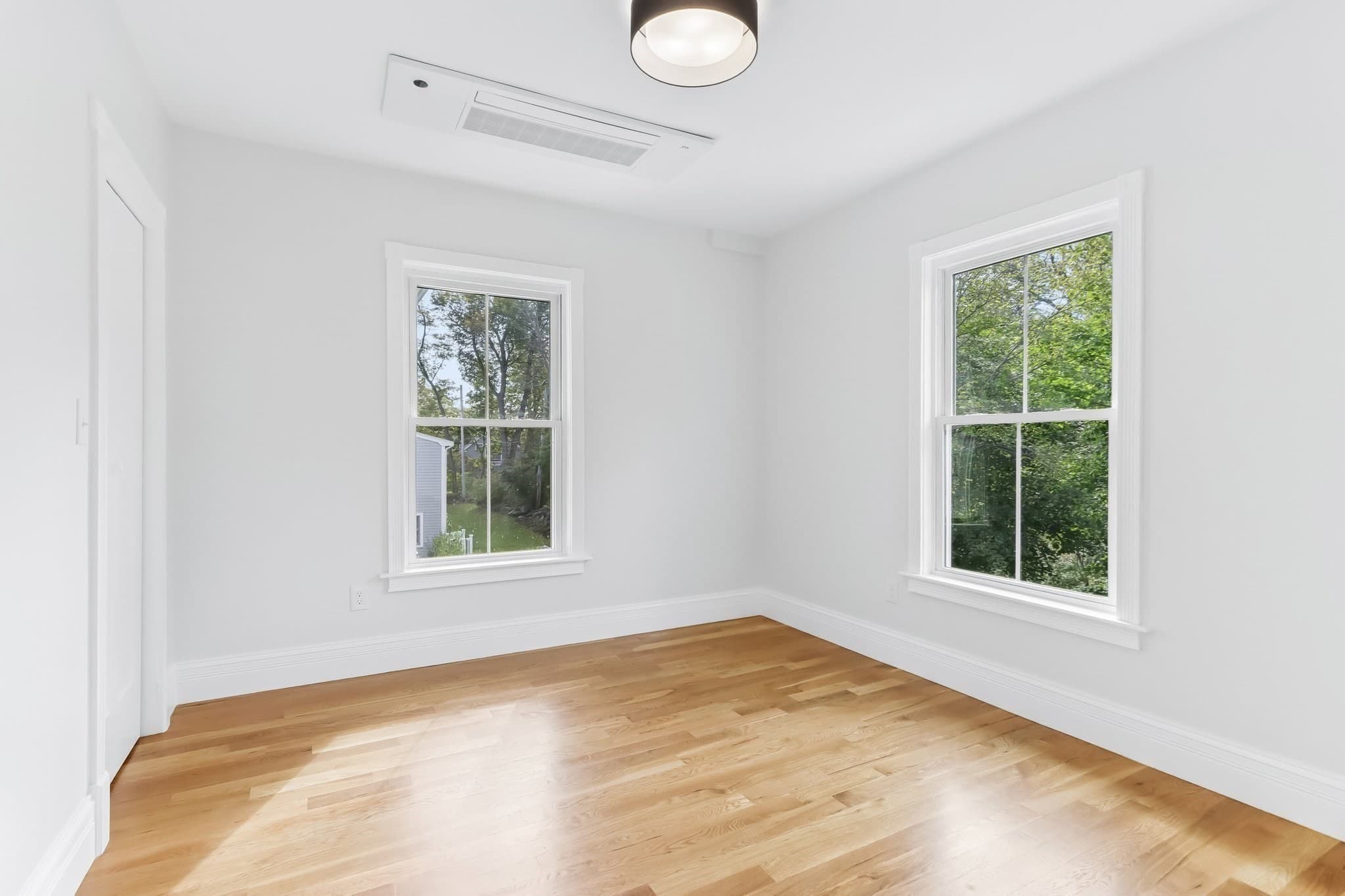 Single Family Residence at 5 Cottage St, Nahant MA 01908, photo 19 of 36