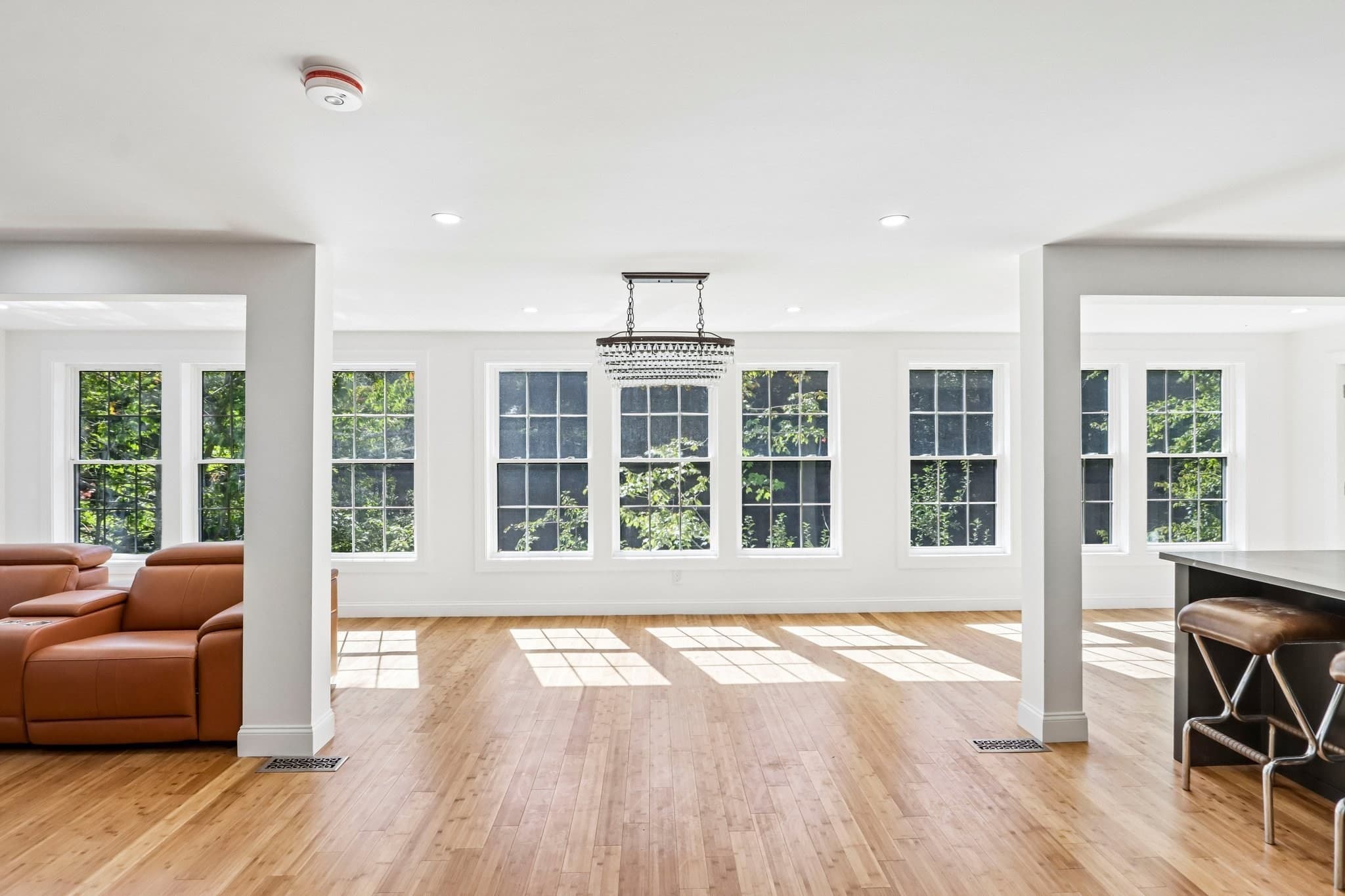 Single Family Residence at 21 Rockwood Heights Rd, Manchester MA 01944, photo 9 of 42