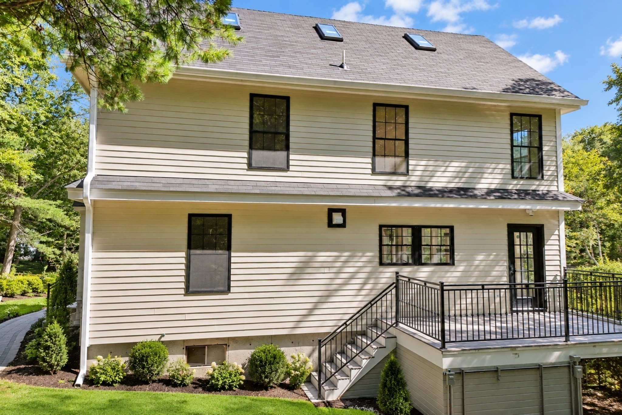 Single Family Residence at 21 Rockwood Heights Rd, Manchester MA 01944, photo 33 of 42