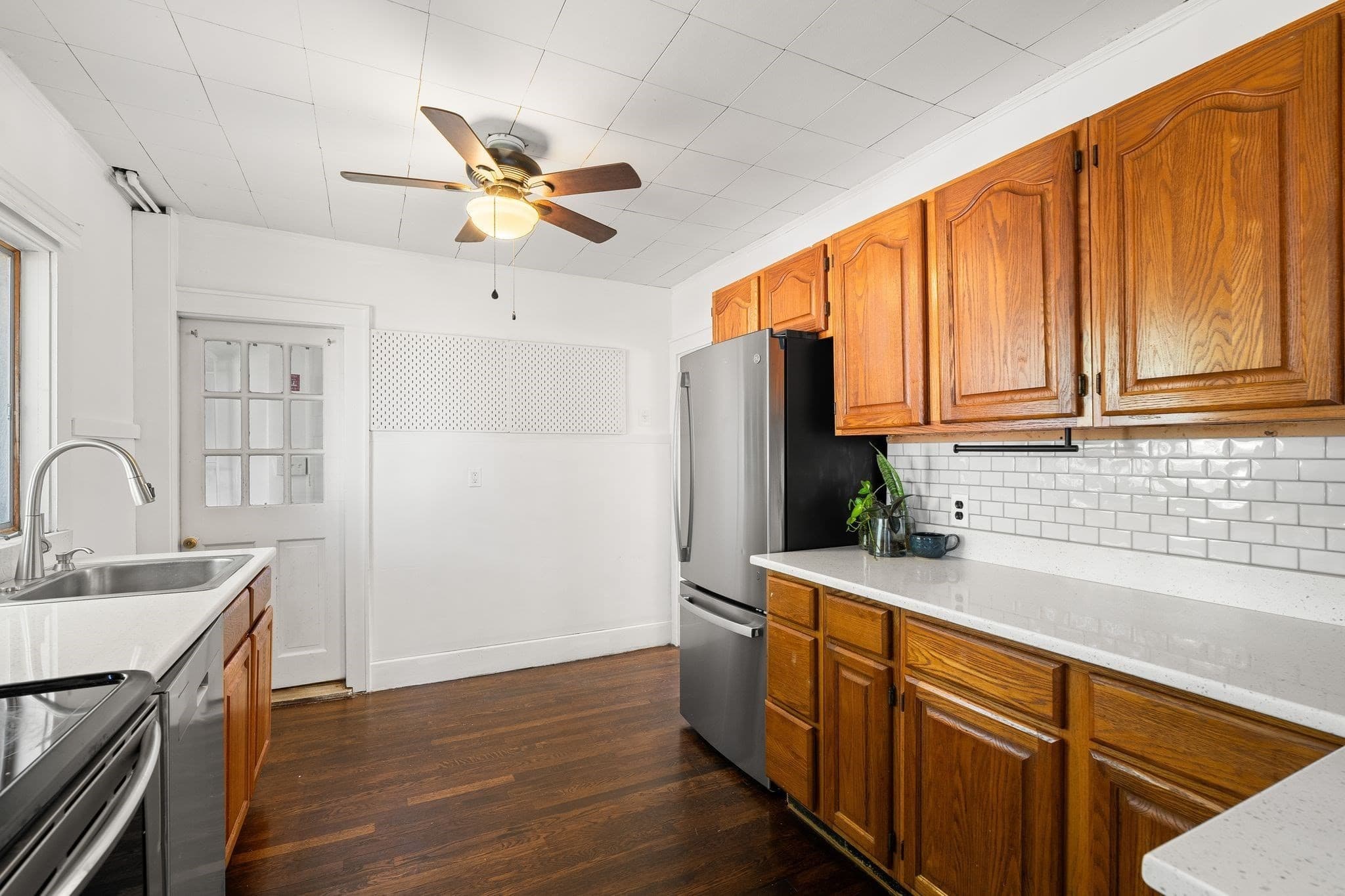 Single Family Residence at 23 Fairview Avenue, Randolph MA 02368, photo 11 of 27