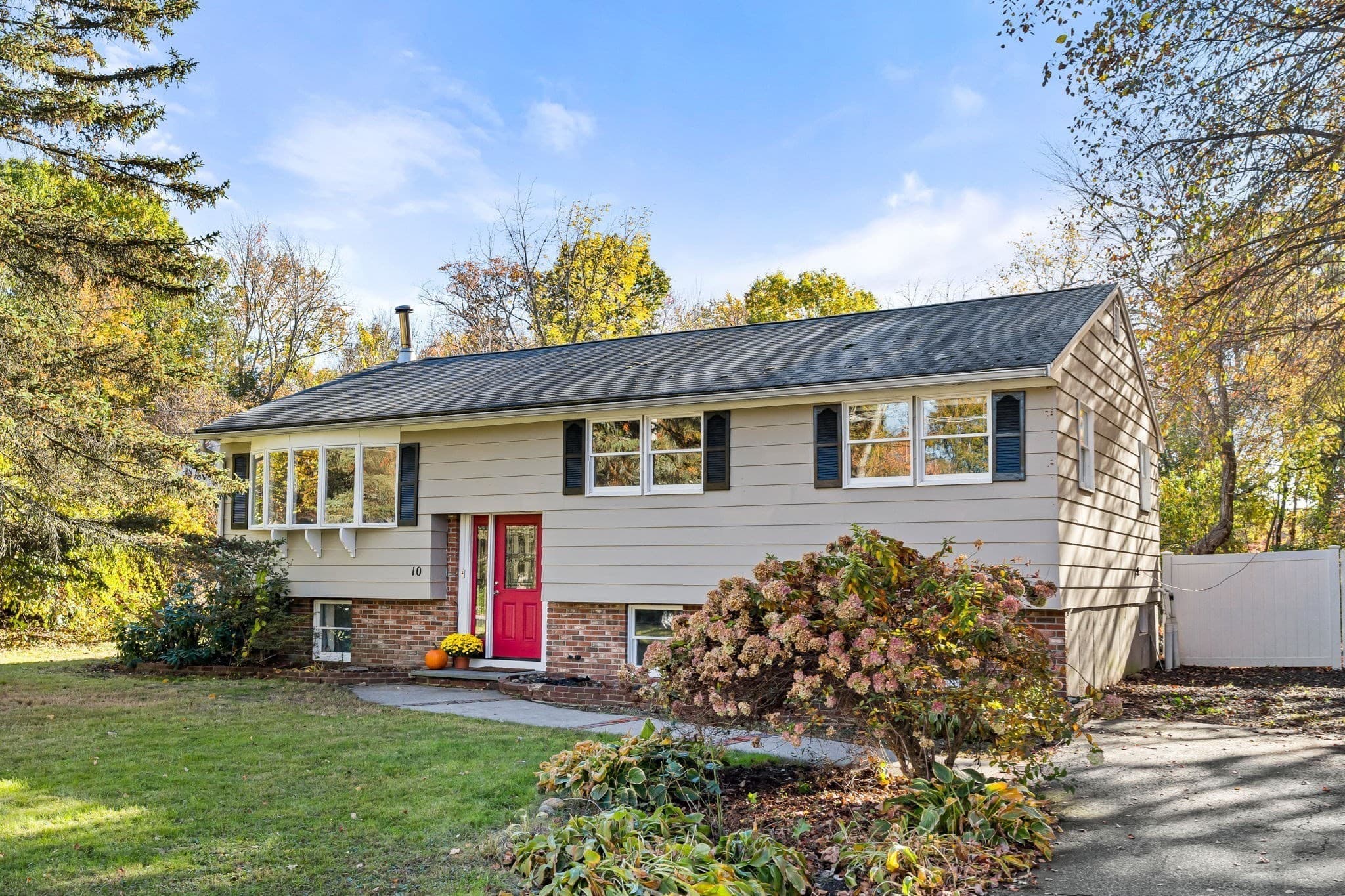 10 Garden Brook Rd, Billerica MA 01821