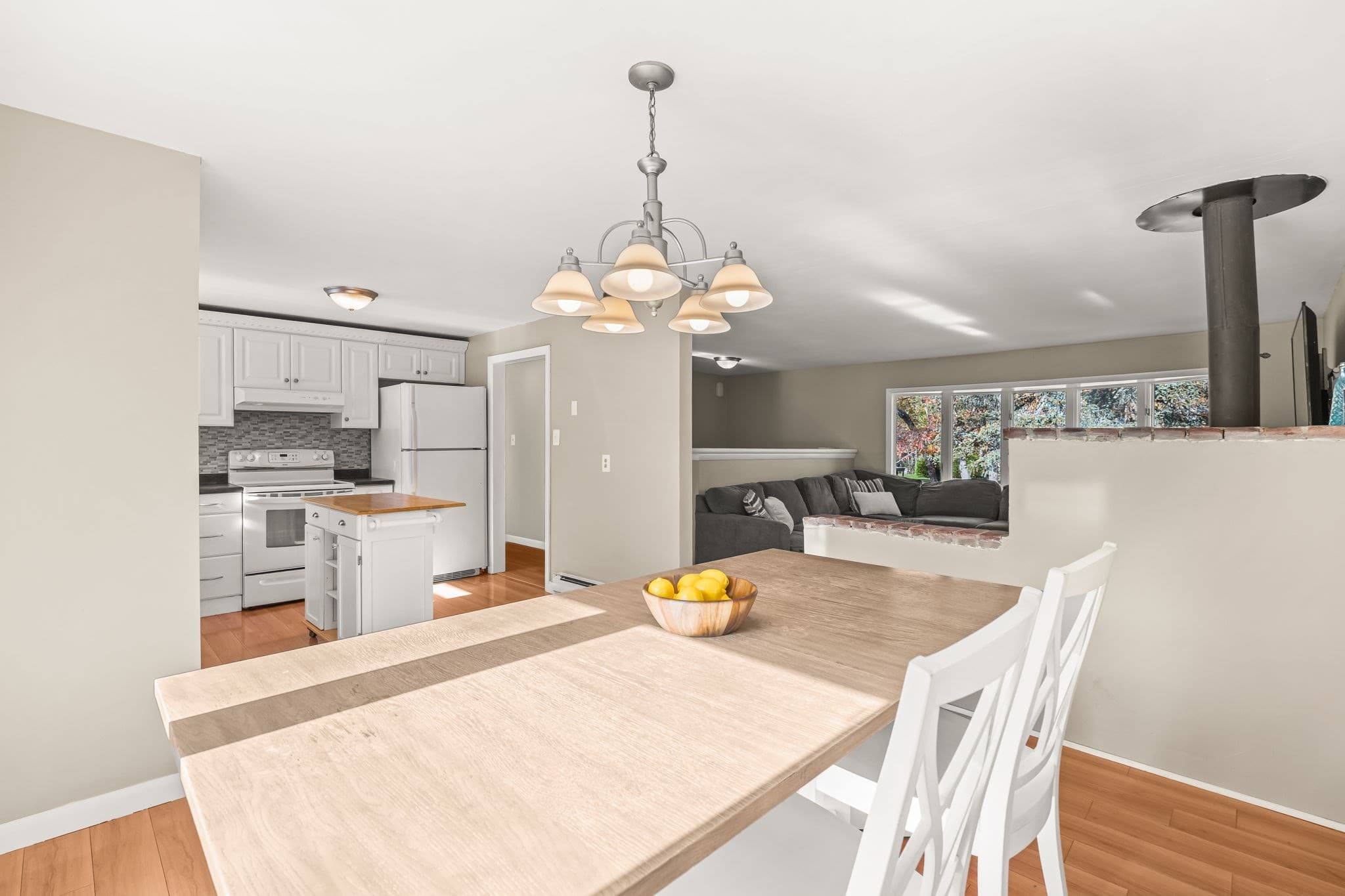 Single Family Residence at 10 Garden Brook Rd, Billerica MA 01821, photo 14 of 42
