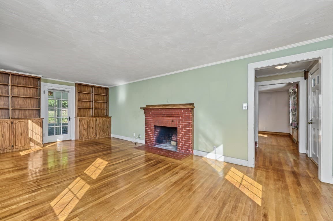 Single Family Residence at 15 Cummings Rd, Newton MA 02459, photo 5 of 29