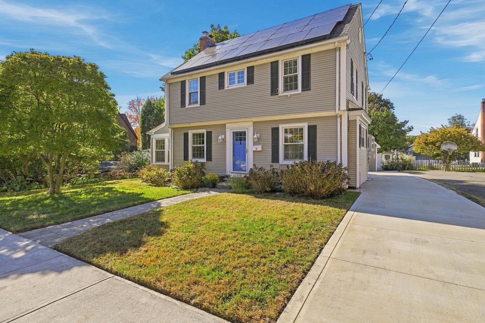 Single Family Residence at 14 Windsor Place, Longmeadow MA 01106, photo 2 of 40