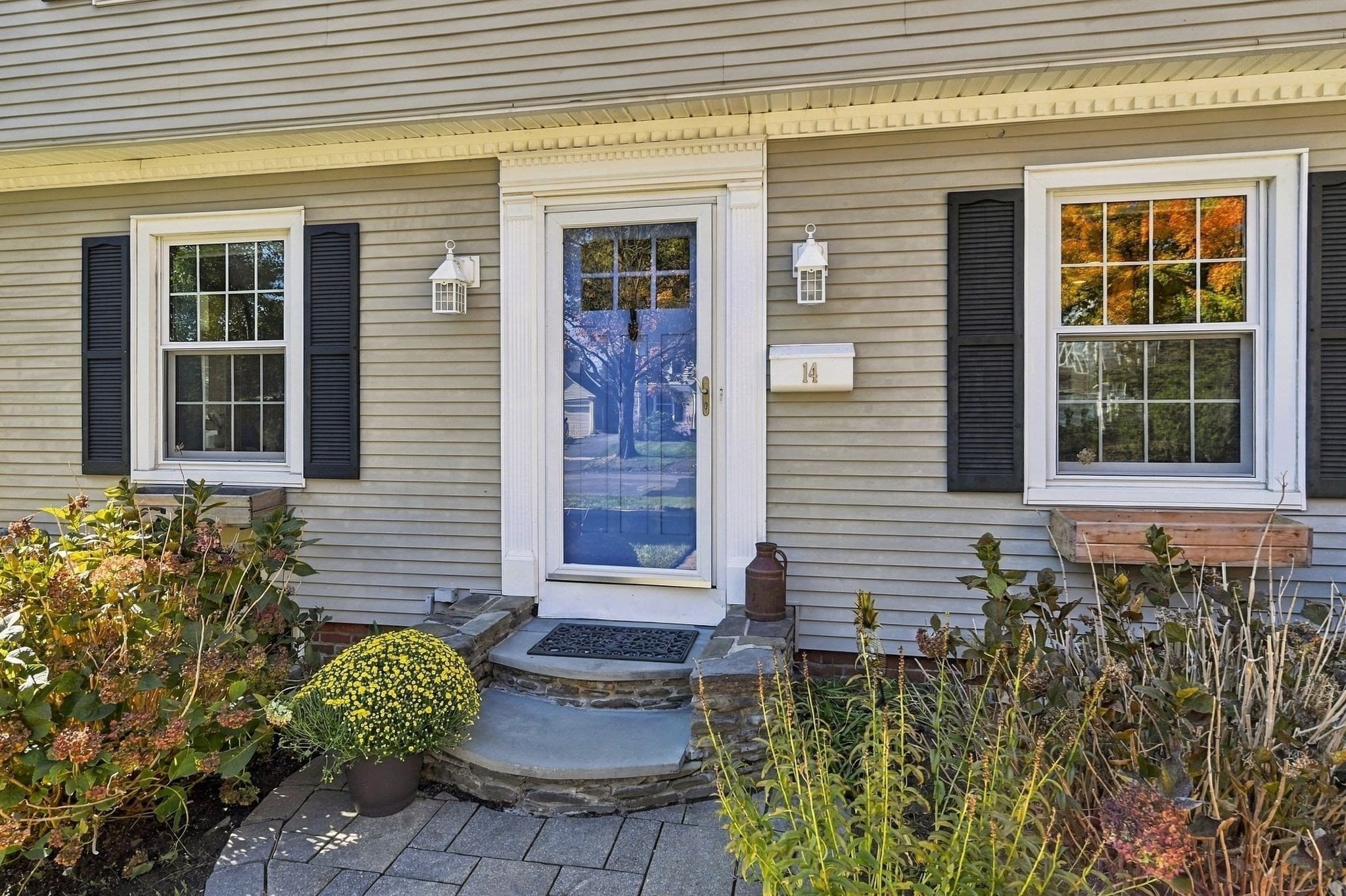 Single Family Residence at 14 Windsor Place, Longmeadow MA 01106, photo 10 of 40