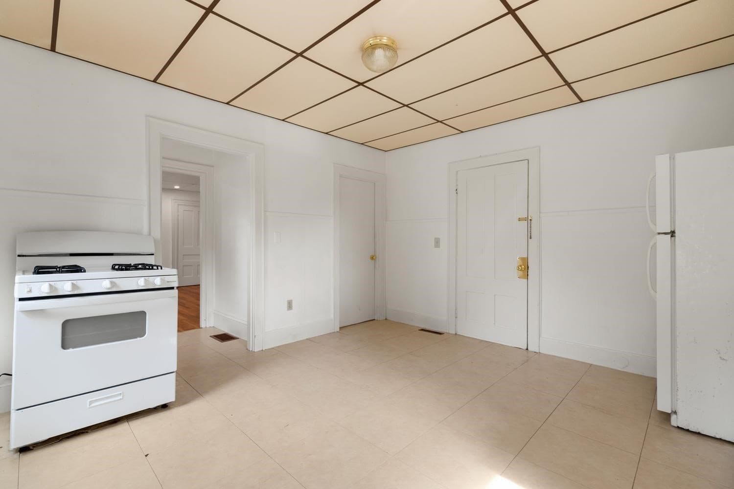 4 Family - 4 Units Up/Down at 20 W Water St, Wakefield MA 01880, photo 10 of 37