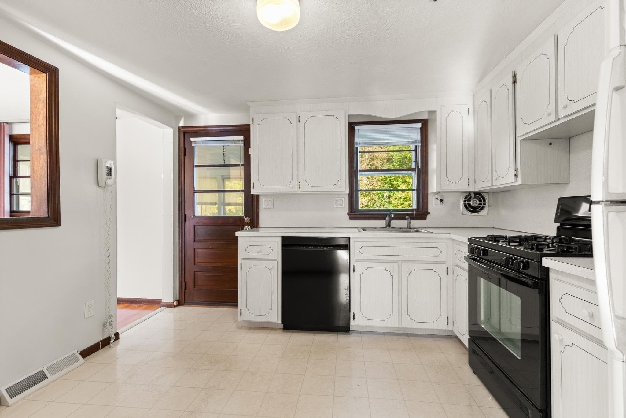 Single Family Residence at 46 Frederickson, Randolph MA 02368, photo 7 of 24