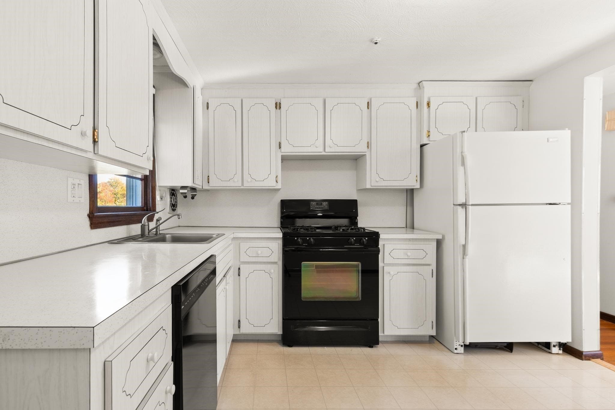 Single Family Residence at 46 Frederickson, Randolph MA 02368, photo 9 of 24