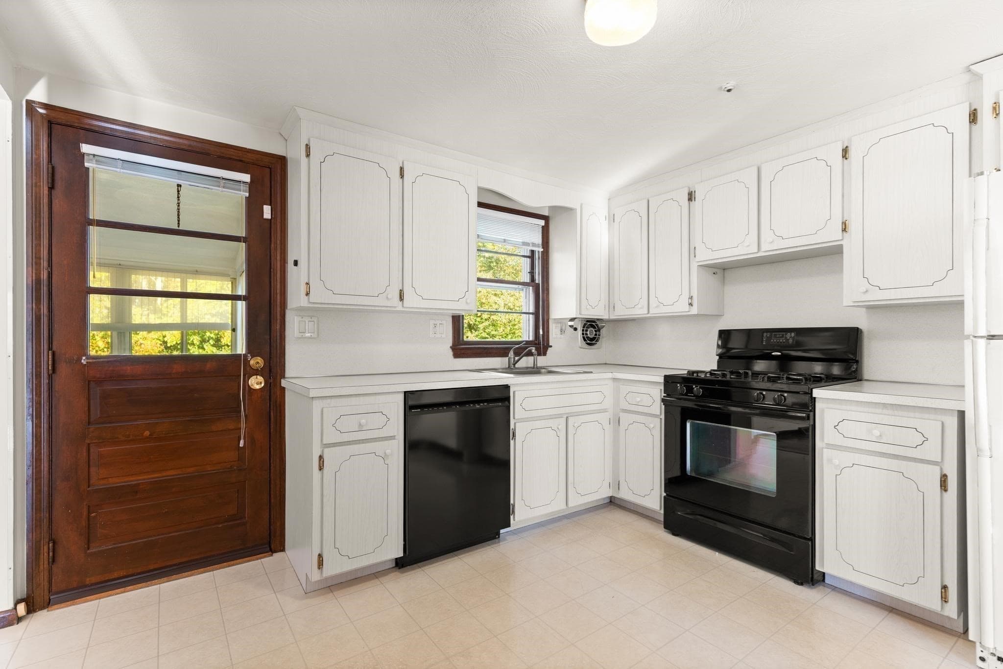 Single Family Residence at 46 Frederickson, Randolph MA 02368, photo 8 of 24