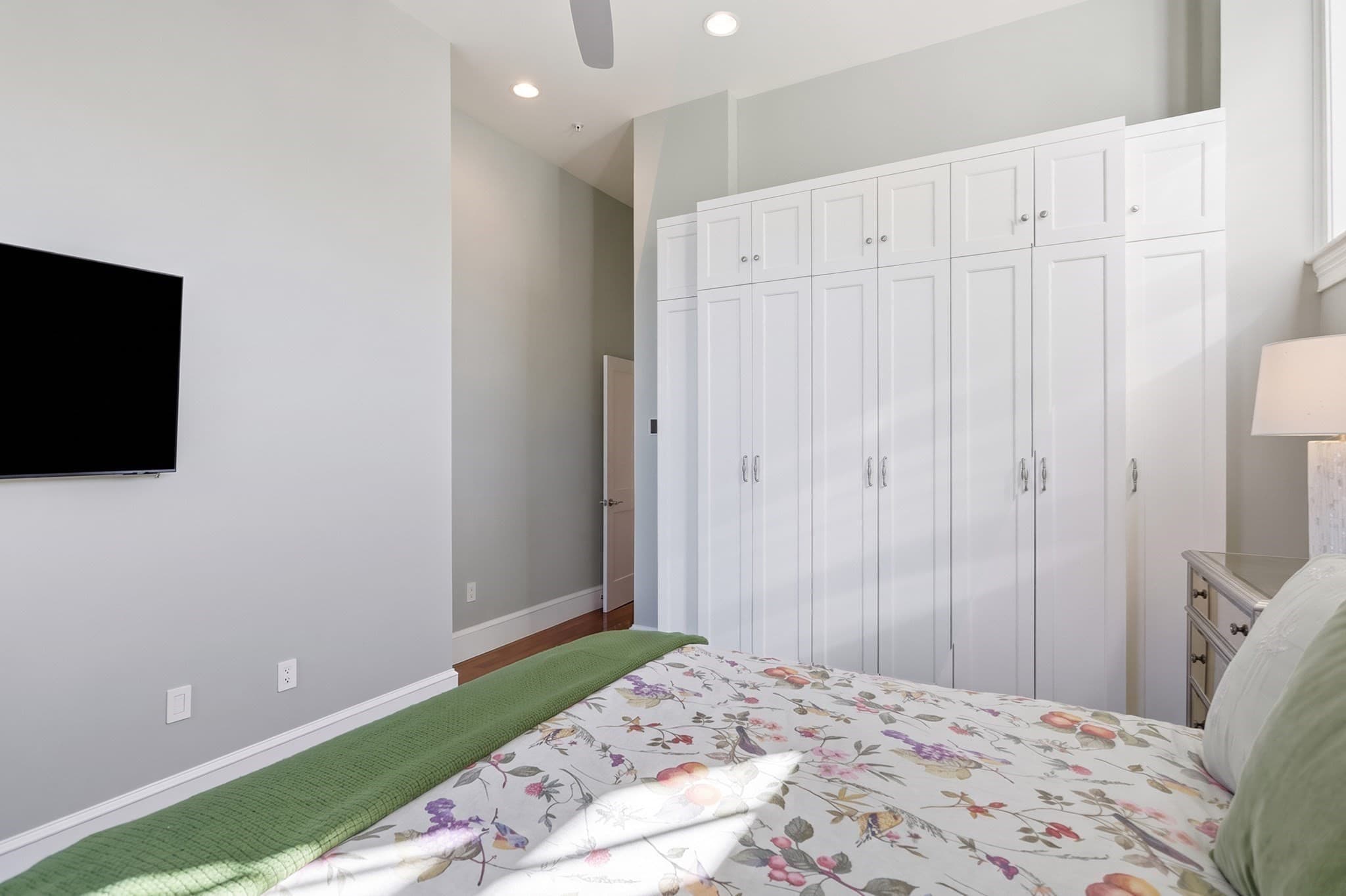 Condominium at 33 Forest Street # 206, Lexington MA 02421, photo 19 of 31