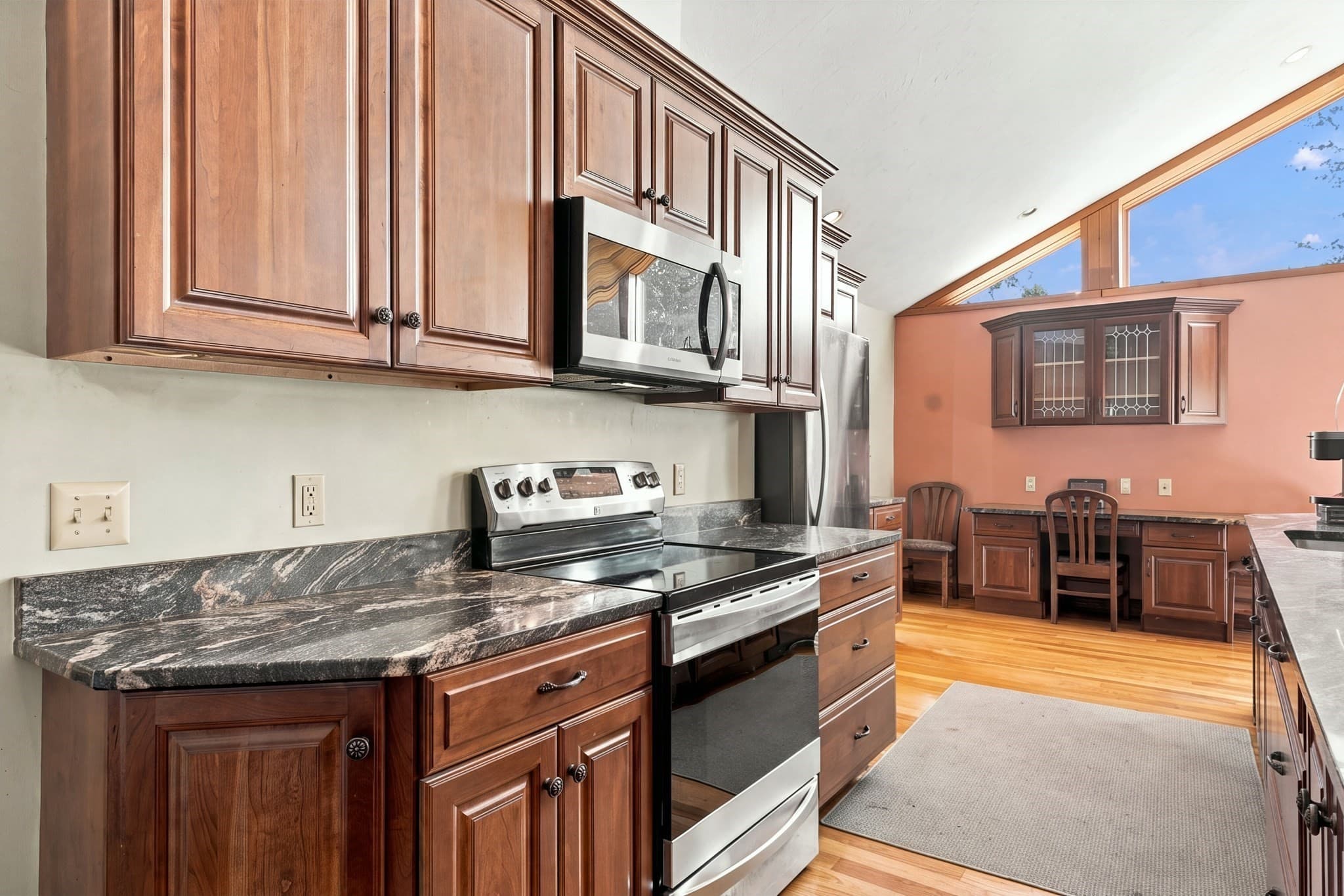 Single Family Residence at 10 Davenport St, Worcester MA 01610, photo 12 of 41