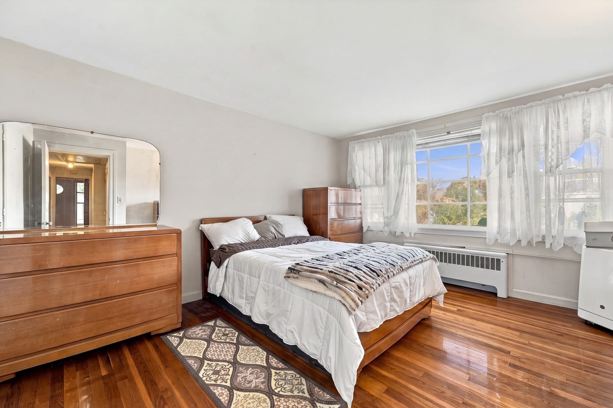 Single Family Residence at 10 Davenport St, Worcester MA 01610, photo 20 of 41