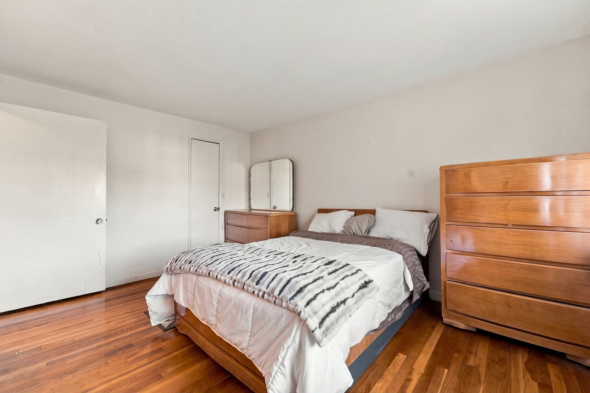 Single Family Residence at 10 Davenport St, Worcester MA 01610, photo 18 of 41