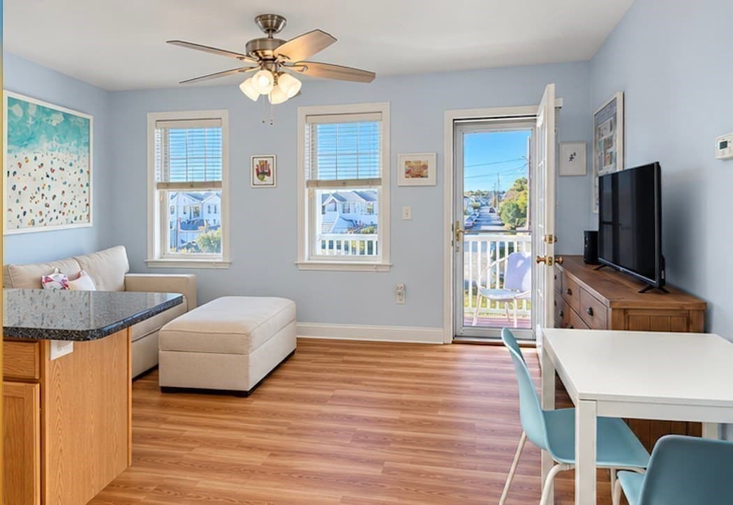 Condominium at 10 Malta St # 4, Hull MA 02045, photo 6 of 15