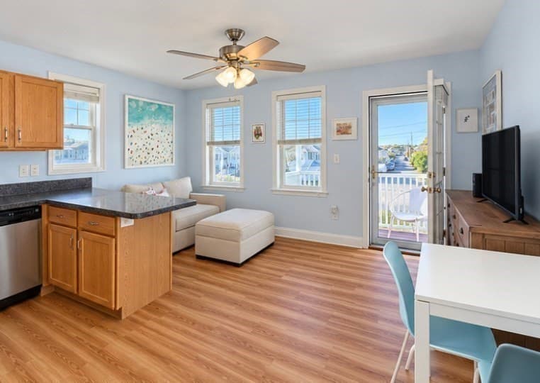 Condominium at 10 Malta St # 4, Hull MA 02045, photo 7 of 15