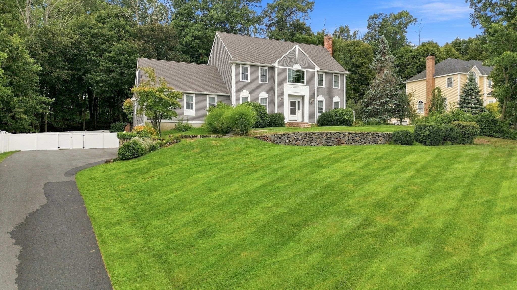 Single Family Residence at 29 Kara Dr, North Andover MA 01845, photo 2 of 42